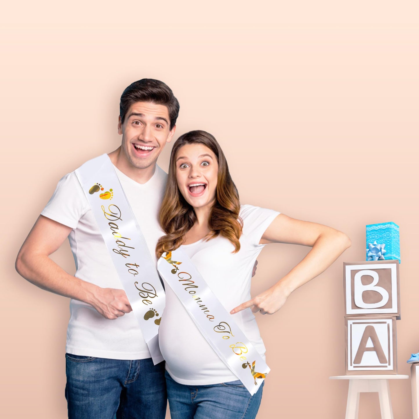 Paquete de fajas para baby shower "Momma To Be" y "Daddy To Be", con linda imagen de cigüeña (letras blancas y doradas), decoraciones para fiestas de baby shower para niñas y niños, regalos