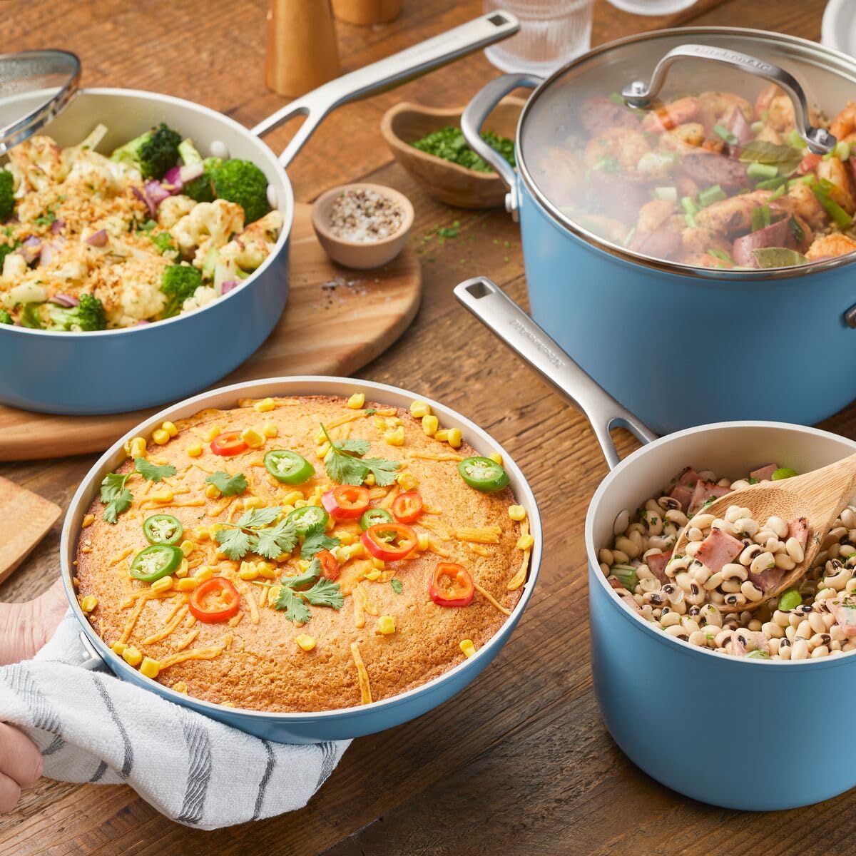 KitchenAid - Juego de utensilios de cocina antiadherentes de cerámica anodizada dura de 9 piezas, incluye sartenes, cacerola, olla de almacenamiento, calefacción duradera, uniforme, apta para horno