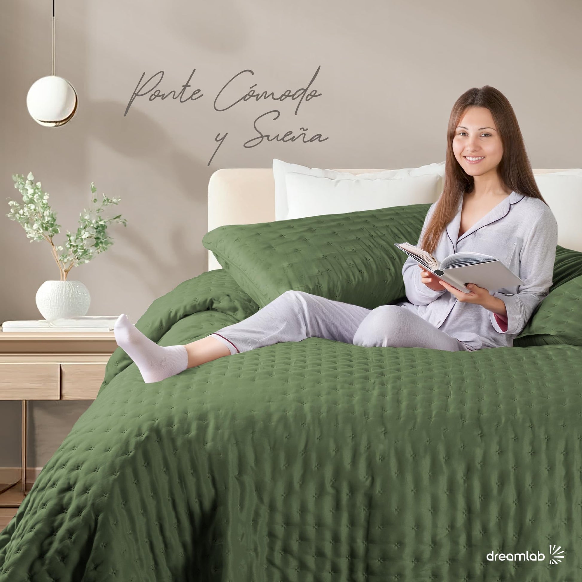 Dreamlab Colcha Ligera con 1 Funda de Almohada, Capitonado, Ultra Suave.Hipoalergénico. Edrecolcha para Cama. Edredón para Verano y Todas Las Estaciones. (Individual 175x240 cm,Trébol,Verde Seco)