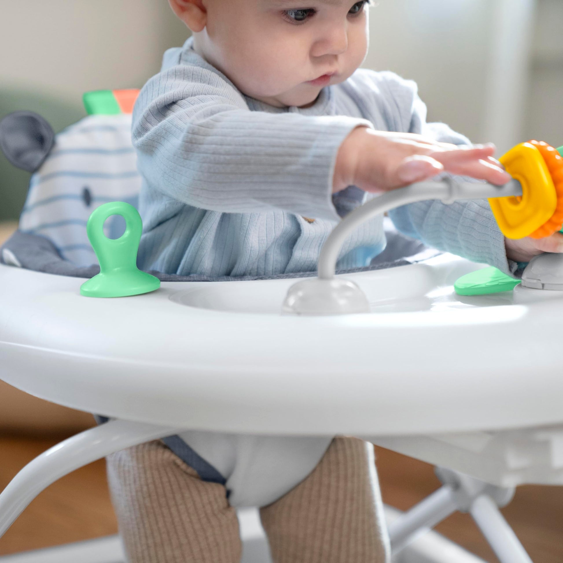 Ingenuity Smooth Strides - Cambray - Caminador de desarrollo - Barra de altura de 3 posiciones - Juguetes incluidos - 6M-12M