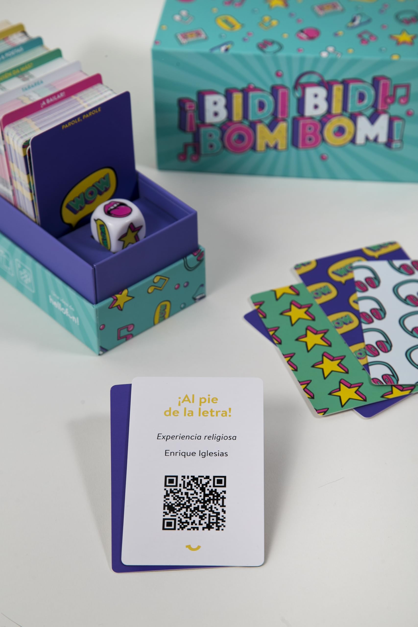 Hellofun! Bidi Bidi Bom Bom, el Juego de Mesa y Regalo Perfecto para los Amantes de la música: ¡Casi 200 Pruebas para Poner a Prueba tu Talento!