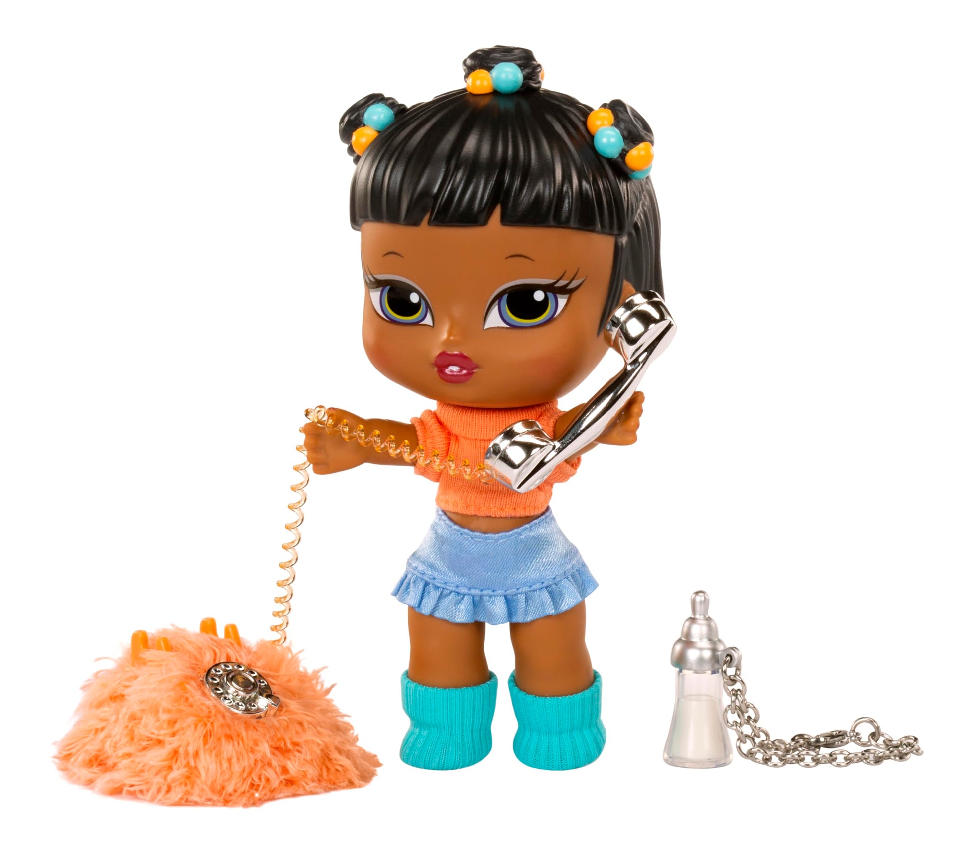 Bratz Muñeca Babyz Runwayz - Sasha - Coleccionable con Accesorios - Incluye un Collar Que Funciona como Llavero - Regalo Ideal para Niñas