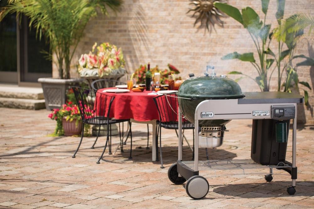 Asador Weber Verde Performer Deluxe 22 Pulgadas Gas con Touch-N-Go y Temporizador LCD Extraíble