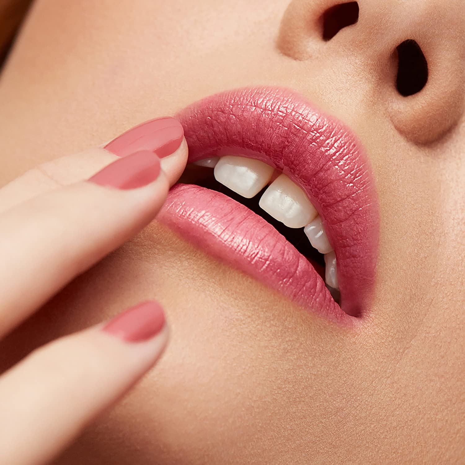 Lápiz Labial Revlon Super Lustrous Glass Shine tono Glossed up rose