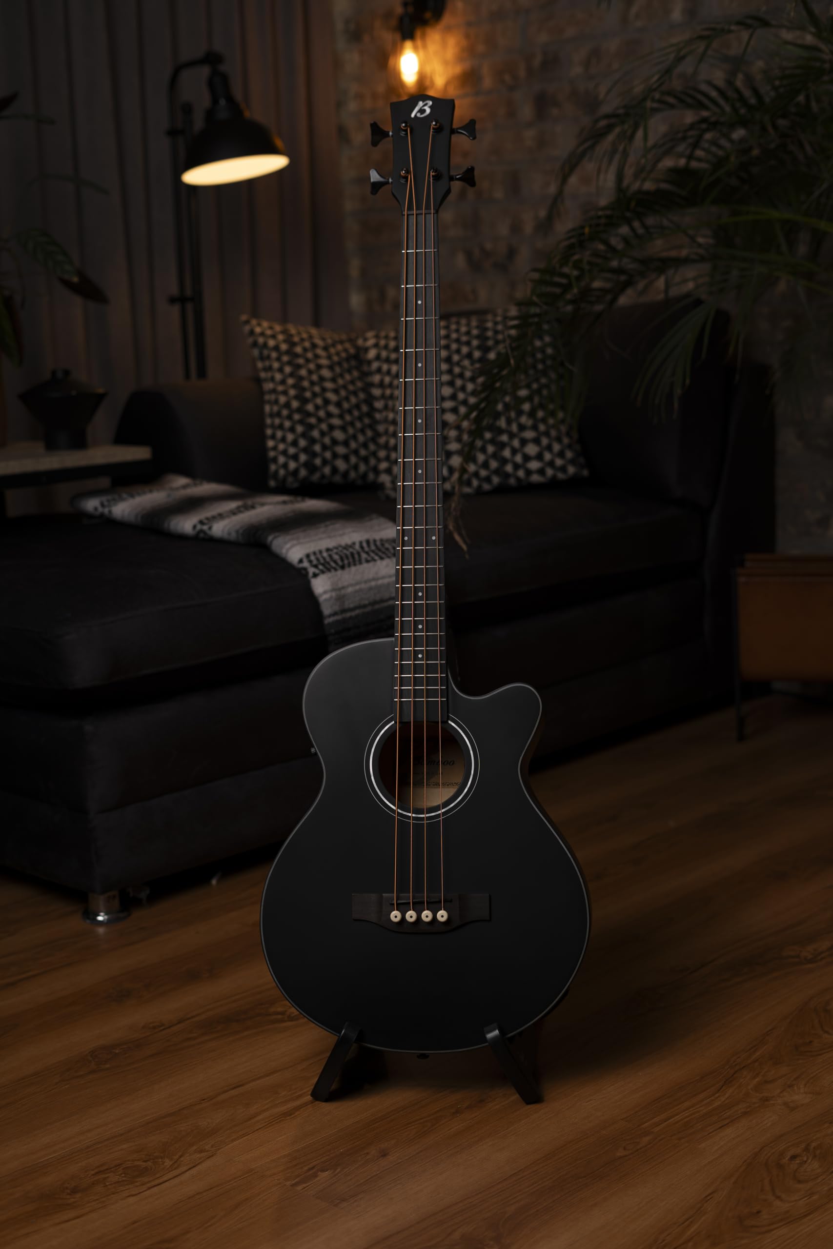 BAMBOO, Bajo Electroacústico Negro Escala Larga de 40 pulgadas, con funda, madera Linden y ecualizador de 3 bandas, control de volumen y afinador cromático. Tapa, aros y fondo de Linden.