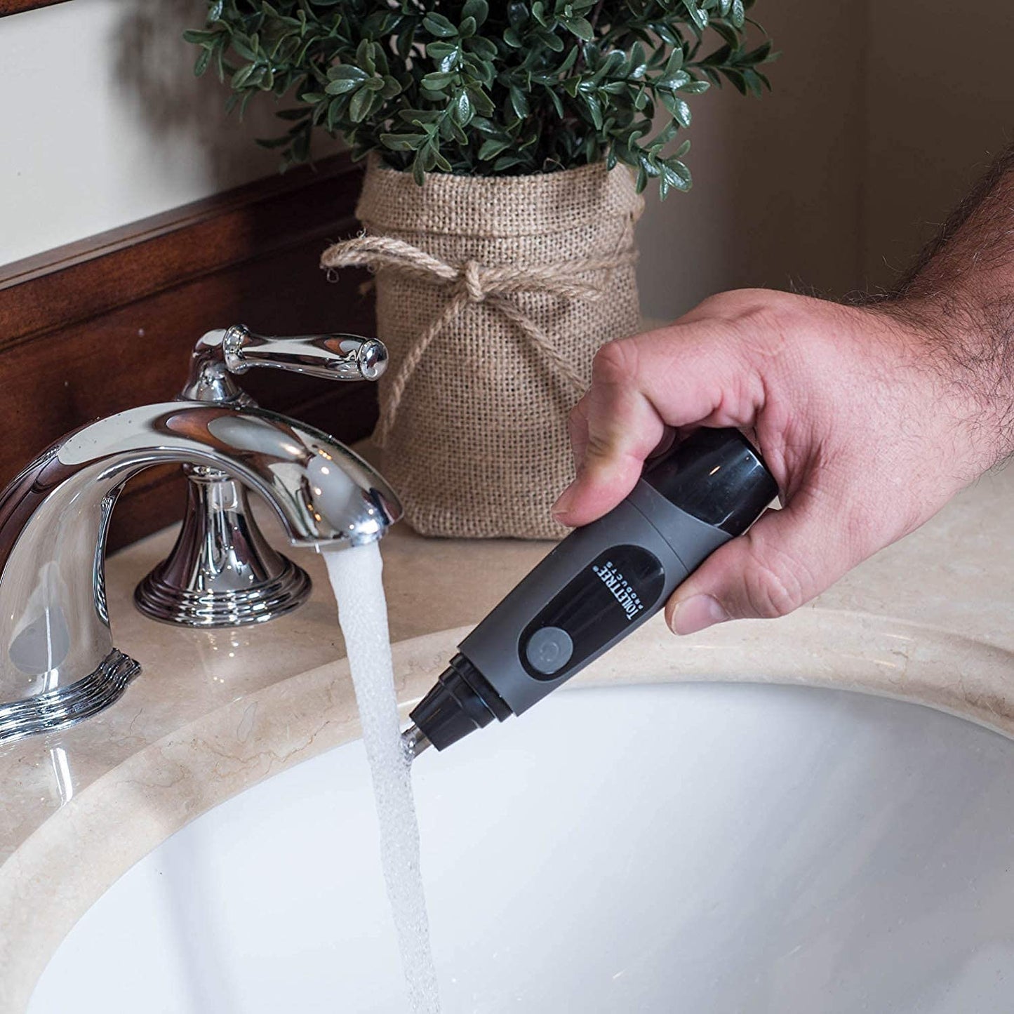 ToiletTree Products - Cortapelos para nariz y oído resistente al agua con luz LED