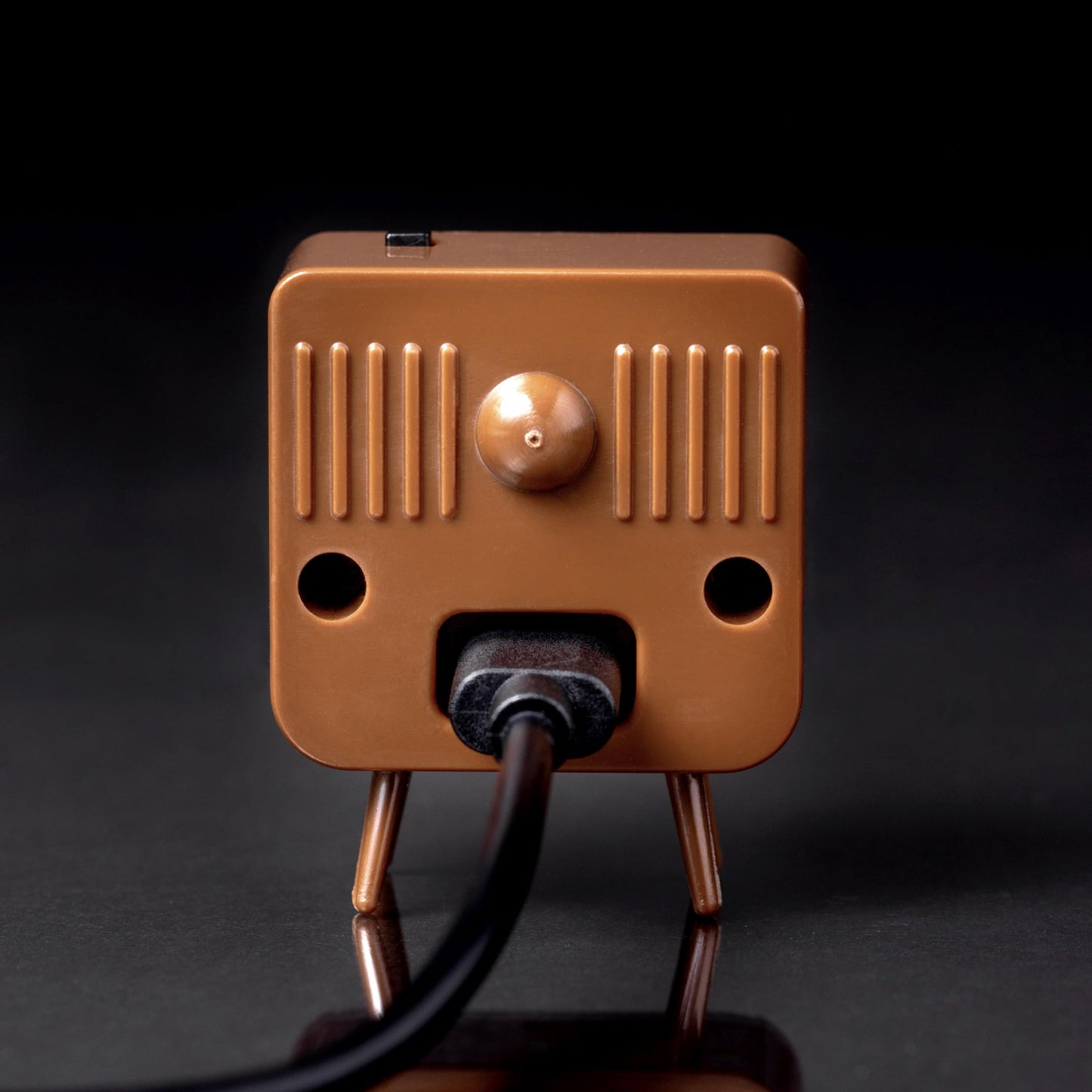 TinyCircuits TinyTV 2 Mini TV portátil Retro - visualización IPS de 1.14 Pulgadas, Videos precargados y Cargados, Recargable con USB-C, Controles de Perilla + Control Remoto pequeño (café)