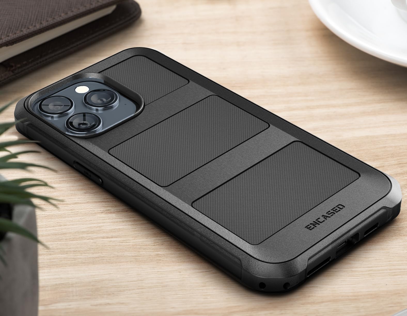 Funda Serie Falcon Encased Negra Antigolpes Magnética Compatible con MagSafe para iPhone 15 Pro MAX