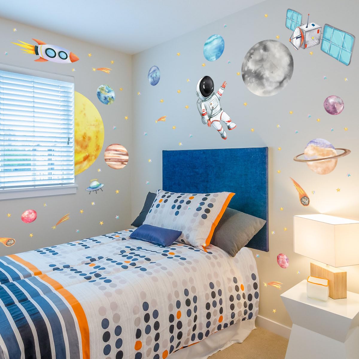 HJKlove Pegatinas de pared de astronauta espacial - Calcomanías de sistema solar acuarela para decoración de habitación de bebé niño o niña, planeta, astronauta, calcomanías de cohete espacial