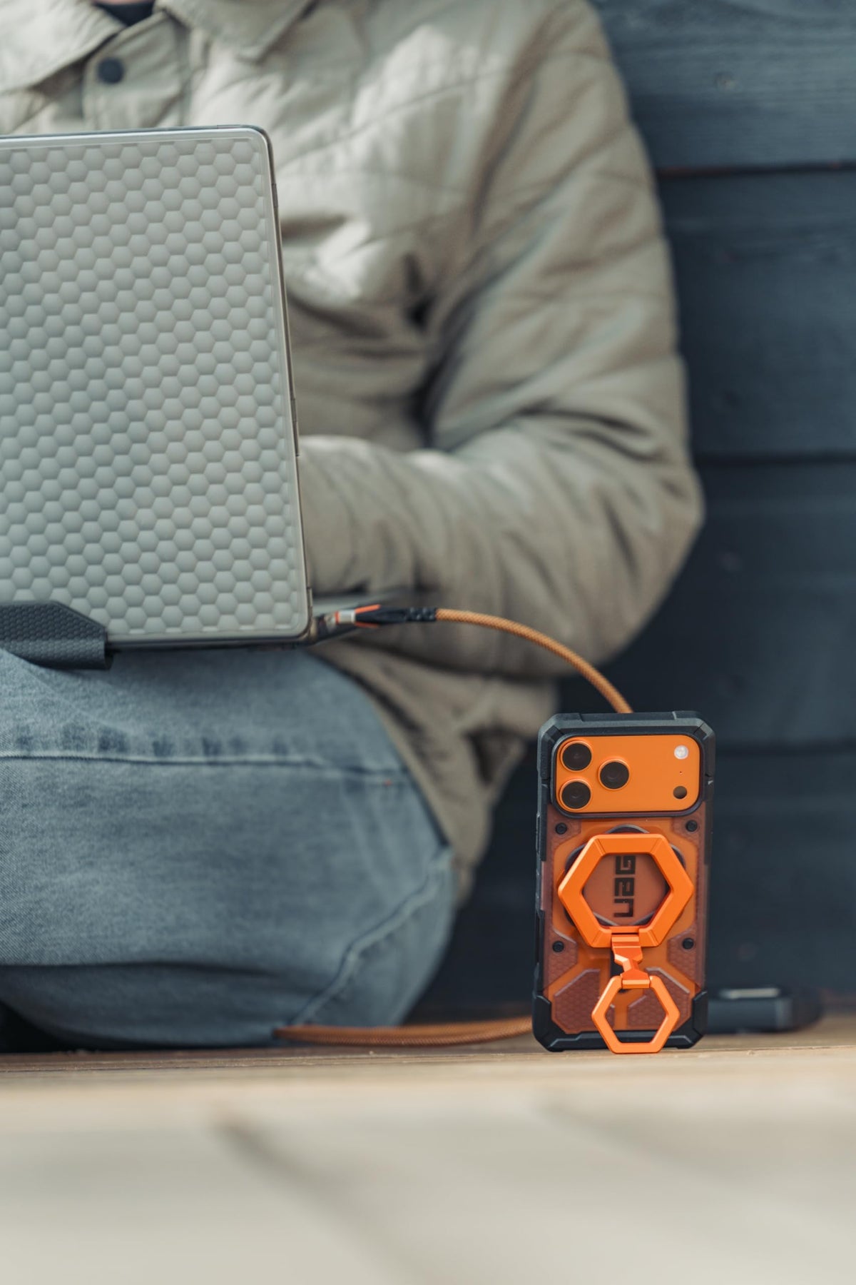 Soporte Magnético para Teléfono Urban Armor Gear Naranja Quemado Compatible con MagSafe y Agarre de Metal Extraíble