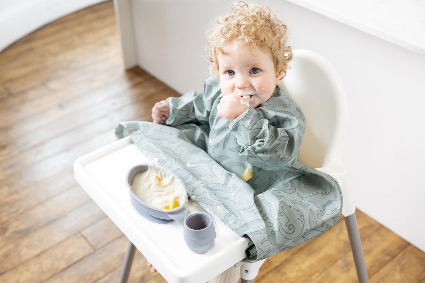 Bibado Baberos para bebé con mangas – Babero de destete LED para niños pequeños y bebés, 6-36 meses, se fija a sillas altas, cochecitos, mesas, Rugido de Dino, One Size