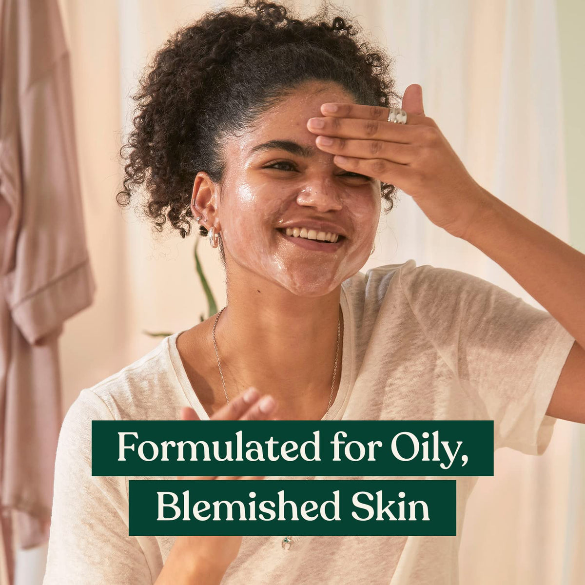 The Body Shop - Limpiador facial para limpiar la piel del árbol de té, hecho con aceite de árbol de té, para piel propensa a manchas, 100% vegano, 2 onzas líquidas