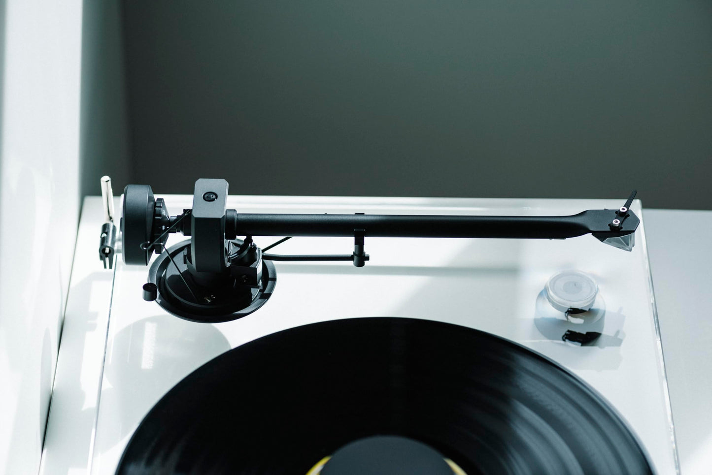 Pro-Ject XA B, Tocadiscos Acrílico Verdaderamente Balanceado con Sonido de Alta Gama, Brazo de Tono de Aluminio Premium de 10", Pick it Pro Balanced, Fabricado en Europa