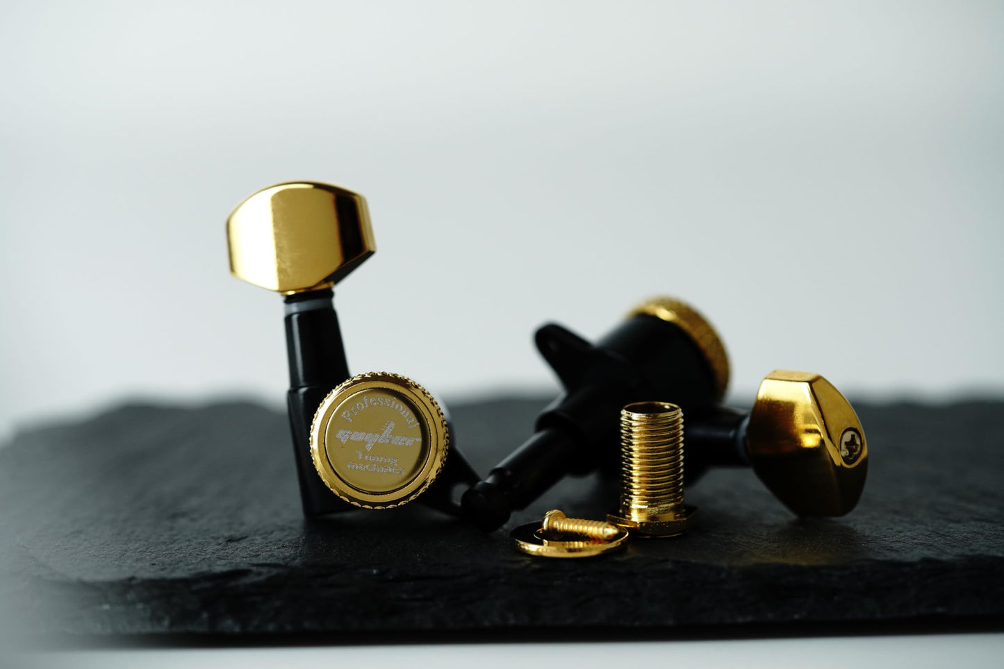 Guyker - Afinadores de bloqueo de guitarra (3L + 3R) - 1:18 - Clavijas de afinación de cuerda de bloqueo para guitarra eléctrica ST TL SG LP, estilo folk o acústica, color dorado y negro