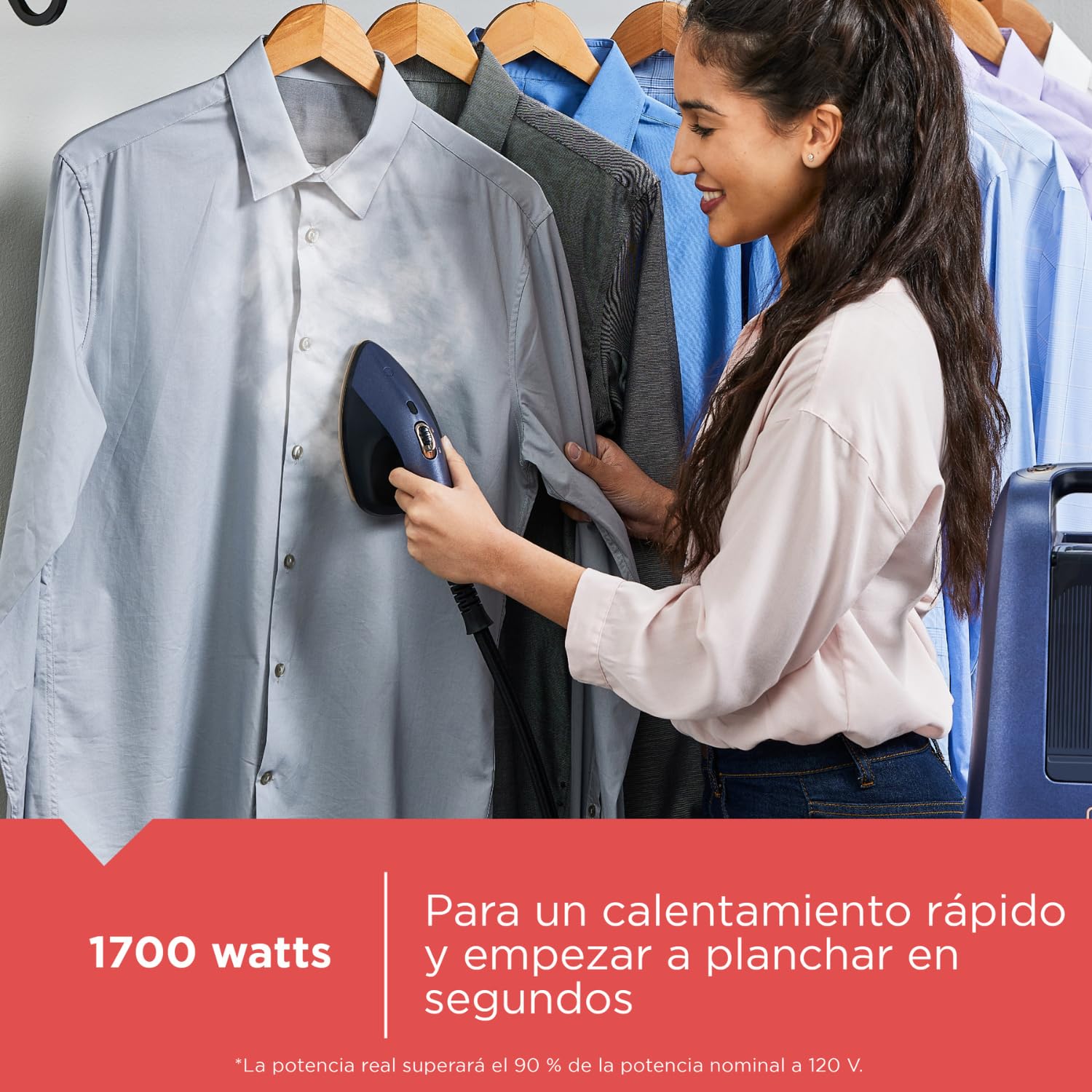 Plancha y Vaporizador de Ropa Black+Decker 2 en 1 de 750 ml y 1700W, HGS600-LA