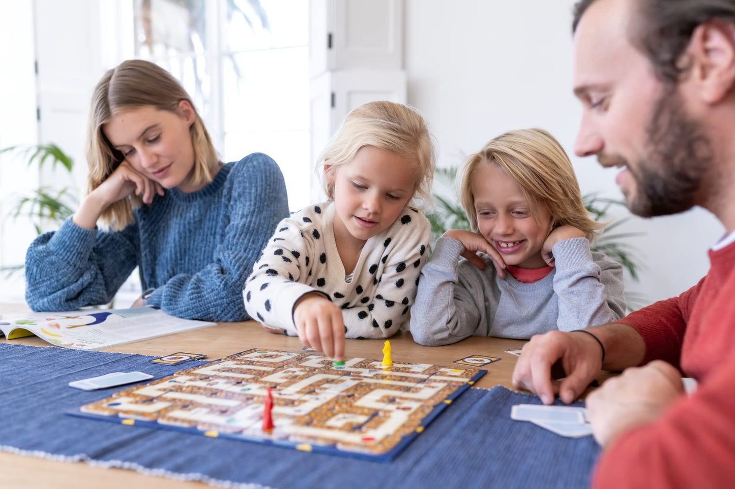 Juego de Mesa Ravensburger Labyrinth Junior The Moving Maze para niños a partir de 4 años