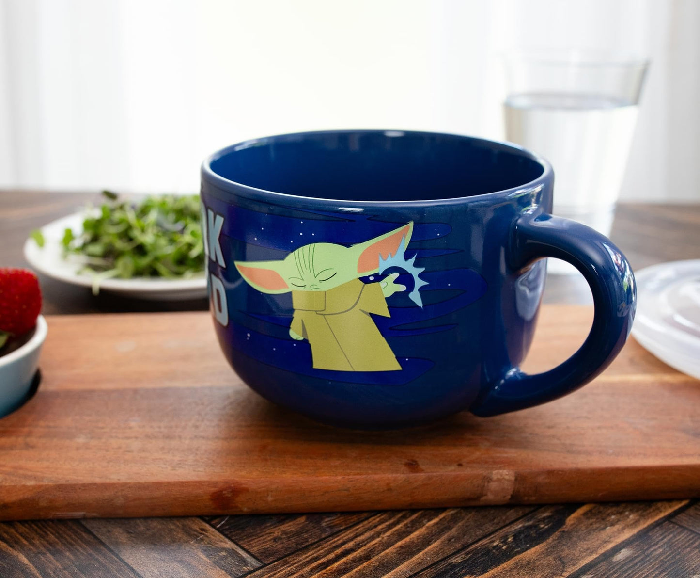 Taza de Sopa de Cerámica Silver Buffalo Star Wars The Mandalorian 24 Onzas con Tapa Ventilada