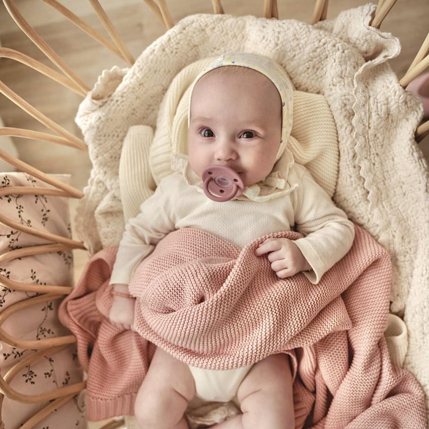 Manta de Algodón Orgánico de Punto para Bebés Niño 100% Algodón Orgánico de Lujo Suave Cálida y Acogedora Manta de Abrazo para Cochecito y Cuna para Recién Nacidos, Bebés e Infantes (Rosa Ruborizado)