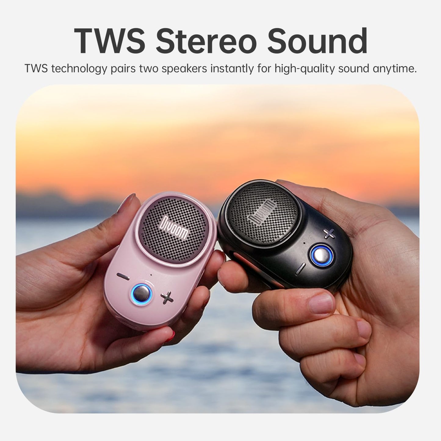 Divoom Itour-S Mini Altavoz Bluetooth portátil con micrófono, Altavoz portátil con Clip, Audio Grande y Graves impactantes, IP67 Impermeable, Tiempo de reproducción de 10 Horas, para el Lugar de