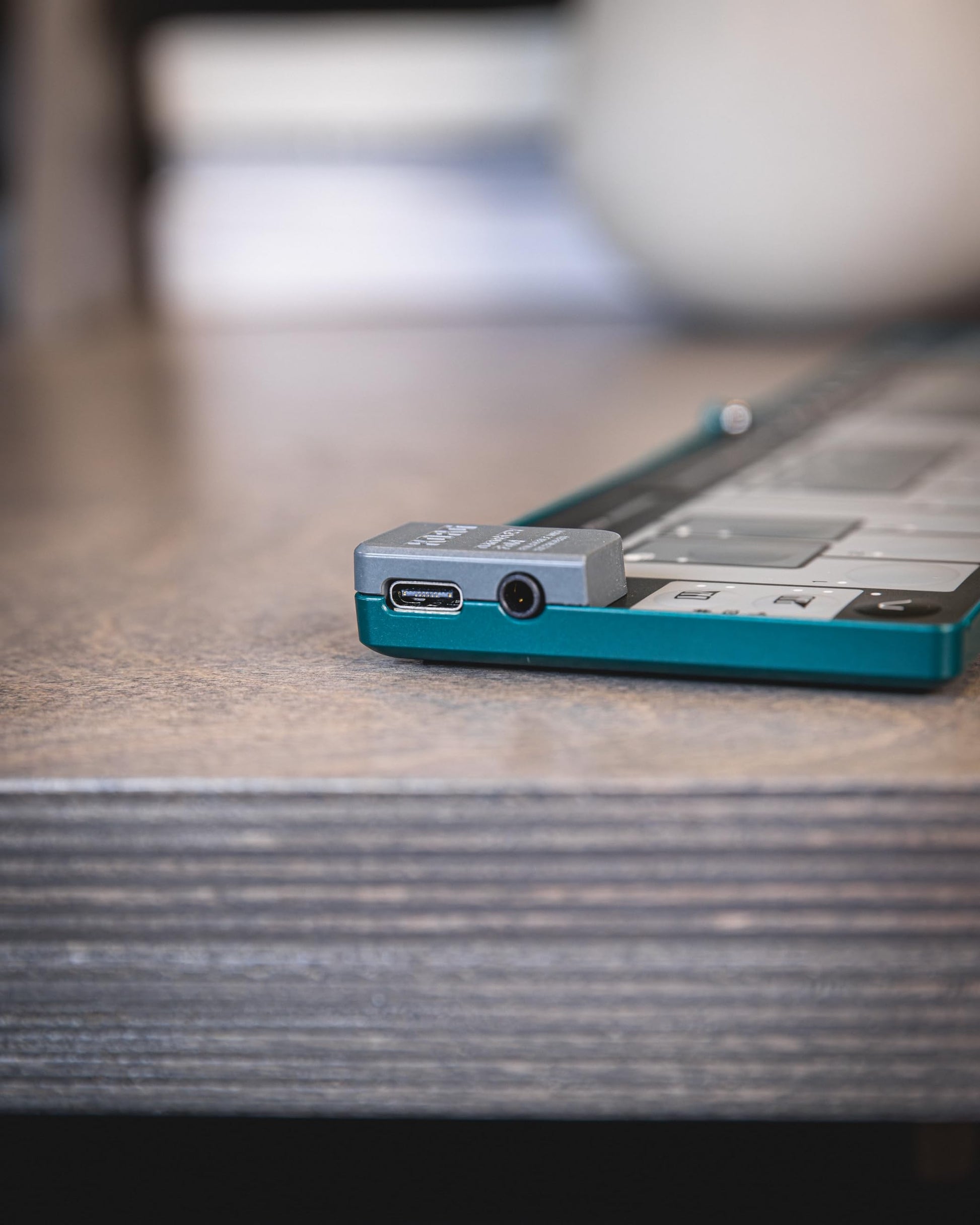 Korg NanoKEY Fold - Controlador plegable de teclado MIDI de 25 teclas con USB-C y TRS-MIDI, verde alpino