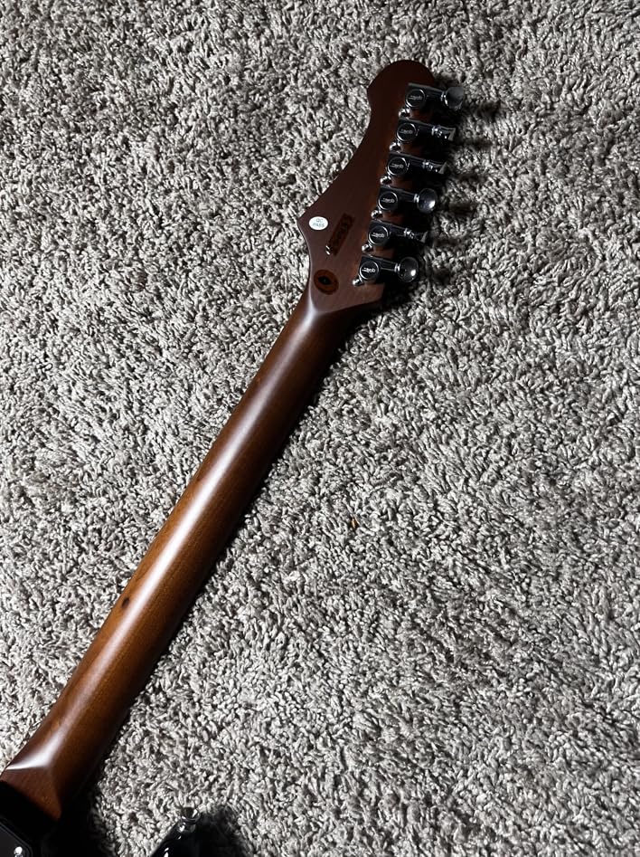 Jet Guitars JS300 SB Strat Guitarra, cuerpo de tilo sólido, 22 trastes, cuello de arce tostado, pastillas de cerámica, trémolo tradicional