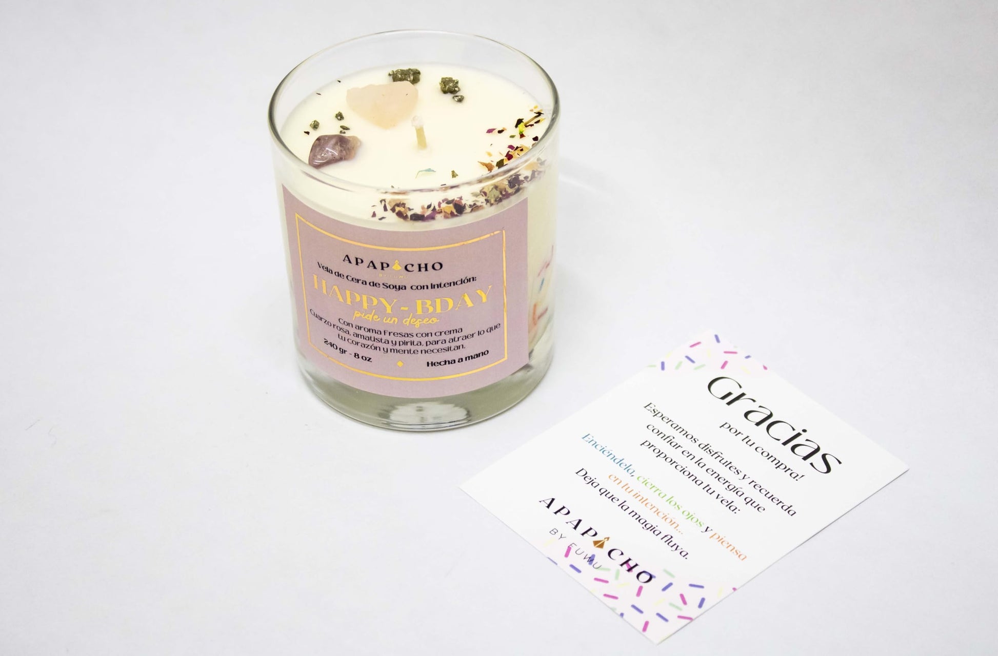 Fuwu, velas aromaticas relajantes Happy Birthday de cera de soya con cuarzos naturales, velas decorativas hechas a mano con hierbas, aromatizantes para hogar, regalos de cumpleaños (Fresas con crema)