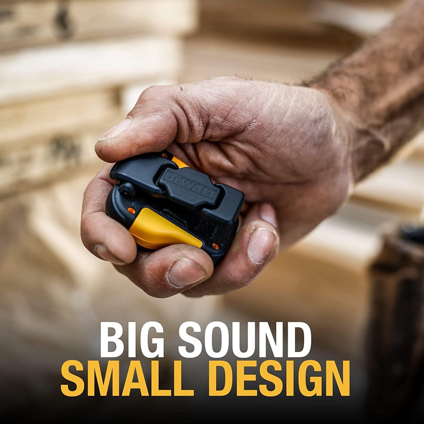Dewalt - Altavoz Portátil Bluetooth - Altavoz inalámbrico Bluetooth con Clip magnético - Altavoz portátil Jobsite Pro Resistente al Agua - Micrófono Incorporado para música y Llamadas con Manos Libres