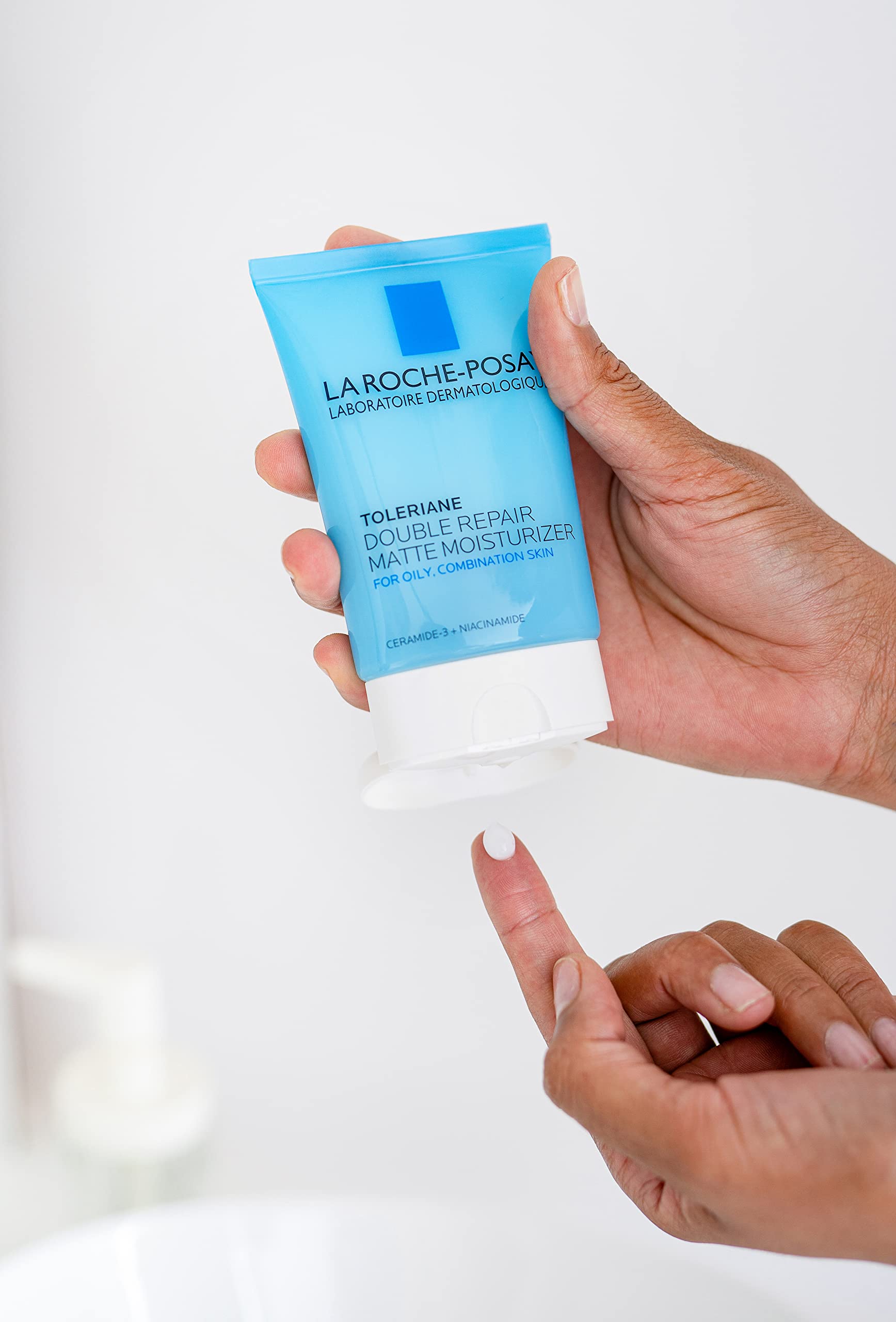 La Roche-Posay - Crema hidratante facial mate de doble reparación Toleriane, humectante en gel diario para controlar la piel grasa con niacinamida, sin aceite