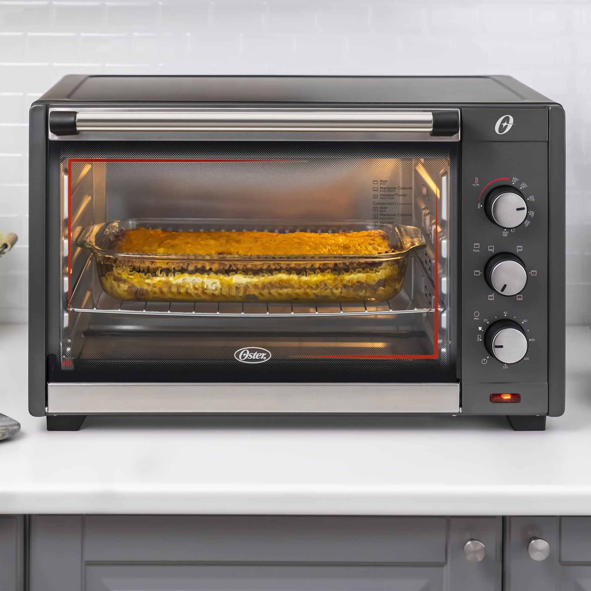 Horno tostadora Oster® de 45 litros con tecnología de convección TSSTTV0045