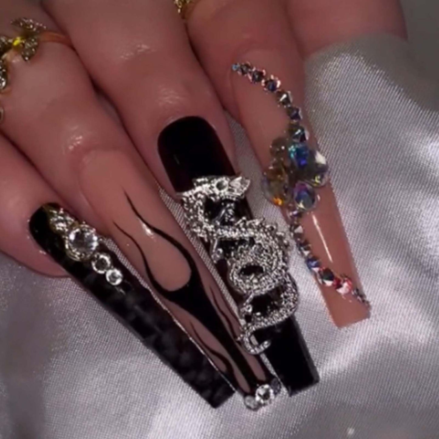 Gifiky Diseño de Gema de Cristal, Uñas Postizas, Ataúd Largo, Prensa En Uñas, Puntas de Uñas de Dragón, Acrílico, Cubierta Completa, Uñas Postizas, Llama Negra, para Mujeres y Niñas, 24 Piezas