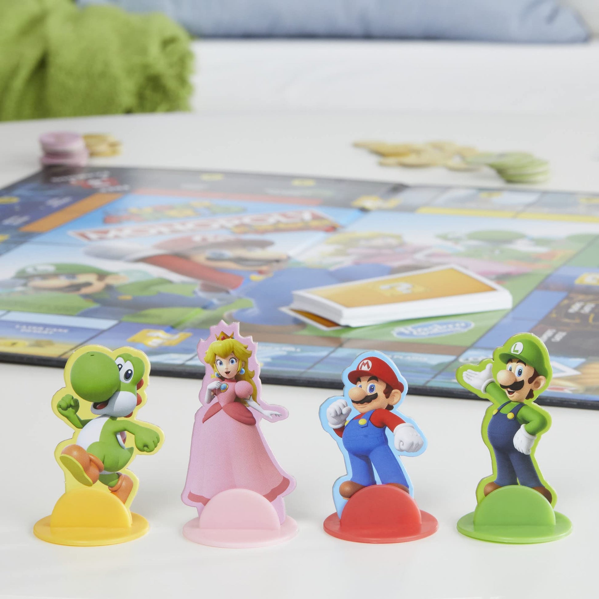 Hasbro Gaming Monopoly Junior: Super Mario Juego de Mesa con 1 Tablero, 2 Dados, Accesorios e instructivo para 2 a 4 Jugadores a Partir de los 5 años