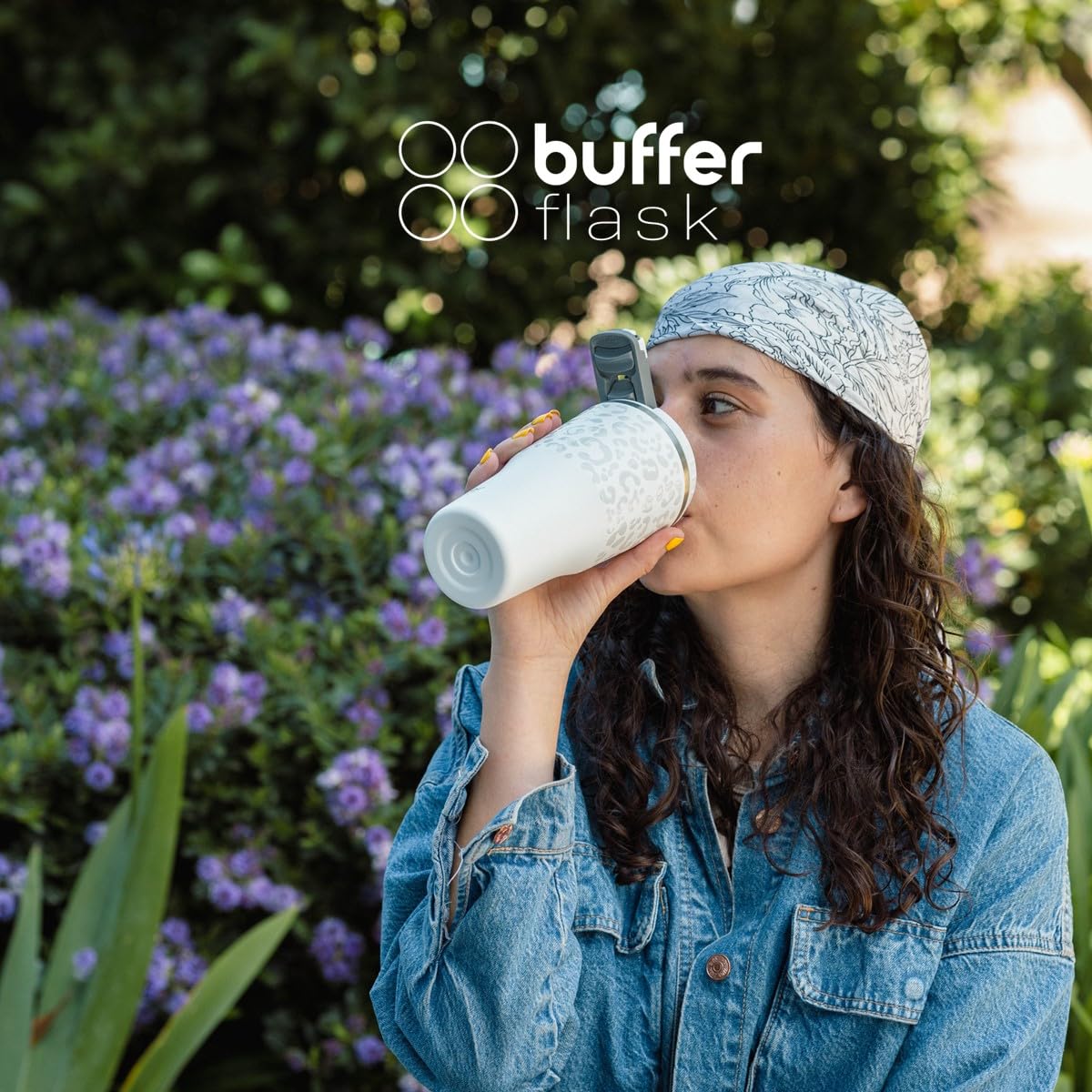 Buffer Flask - Vaso Térmico 600 ml - Termo para Café y Agua de Acero Inoxidable - Tapa Anti Derrame y Fugas - Taza Tumbler Mug para Bebidas Frías y Calientes - Incluye Popote - Color Leopardo Blanco