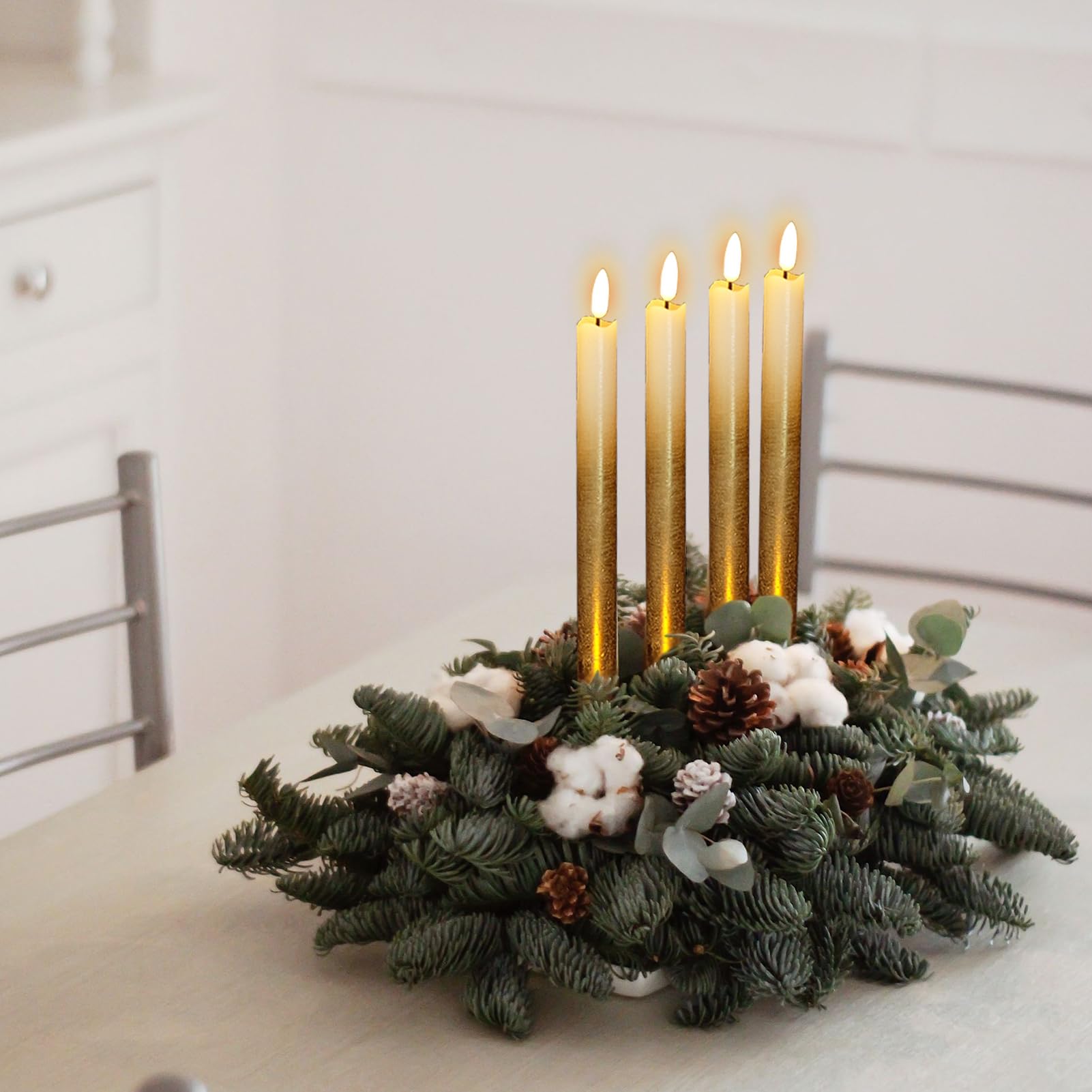 DRomance - Velas cónicas doradas sin llama funcionan con pilas con temporizador remoto, cera real 3D con mecha, velas LED parpadeantes, decoración de cena, boda, día festivo (paquete de 6, 0.78 x 9.64