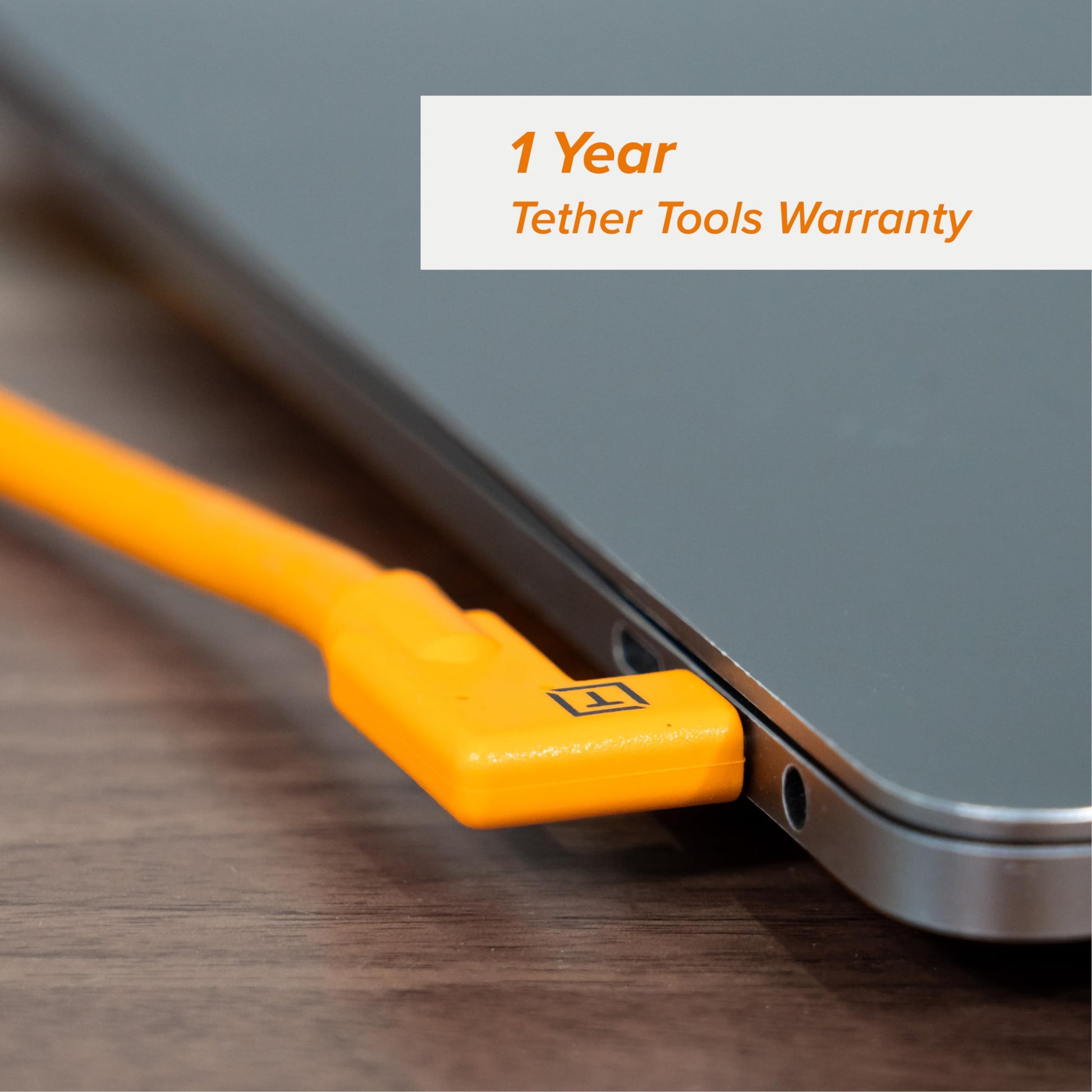 Cable USB-C Tether Tools TetherPro Naranja Alta Visibilidad de Ángulo Recto a USB-C 15 Pies