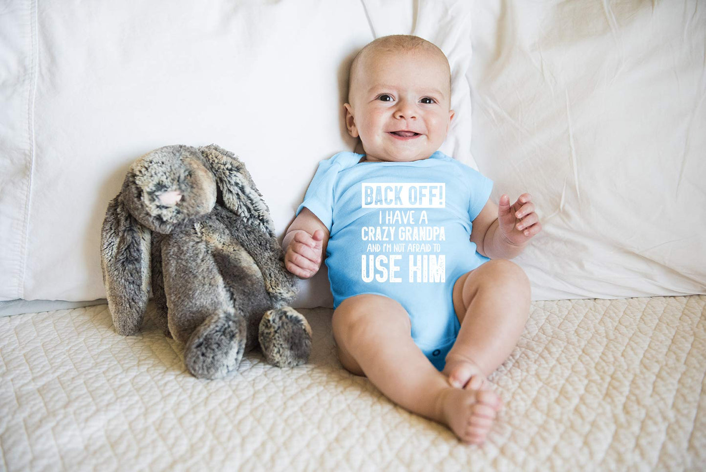 Retroceda. Pelele divertido para bebé con texto en inglés "I Have a Crazy Grandpa and I'm Not Afraid to Use Him", Azul claro, 6 meses