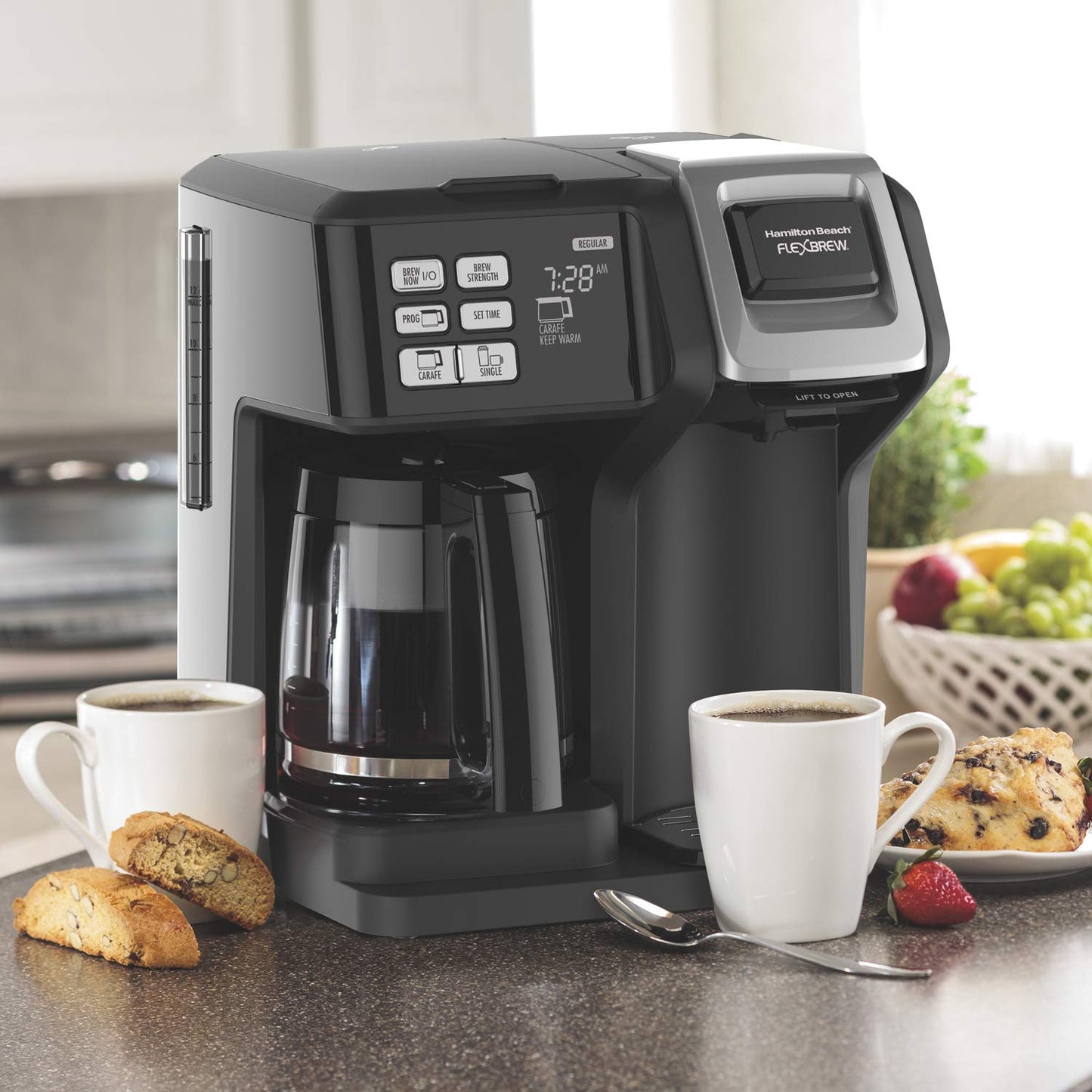 Hamilton Beach Cafetera Trío FlexBrew, con 2 Opciones de Café, Negra (49976), 12 tazas
