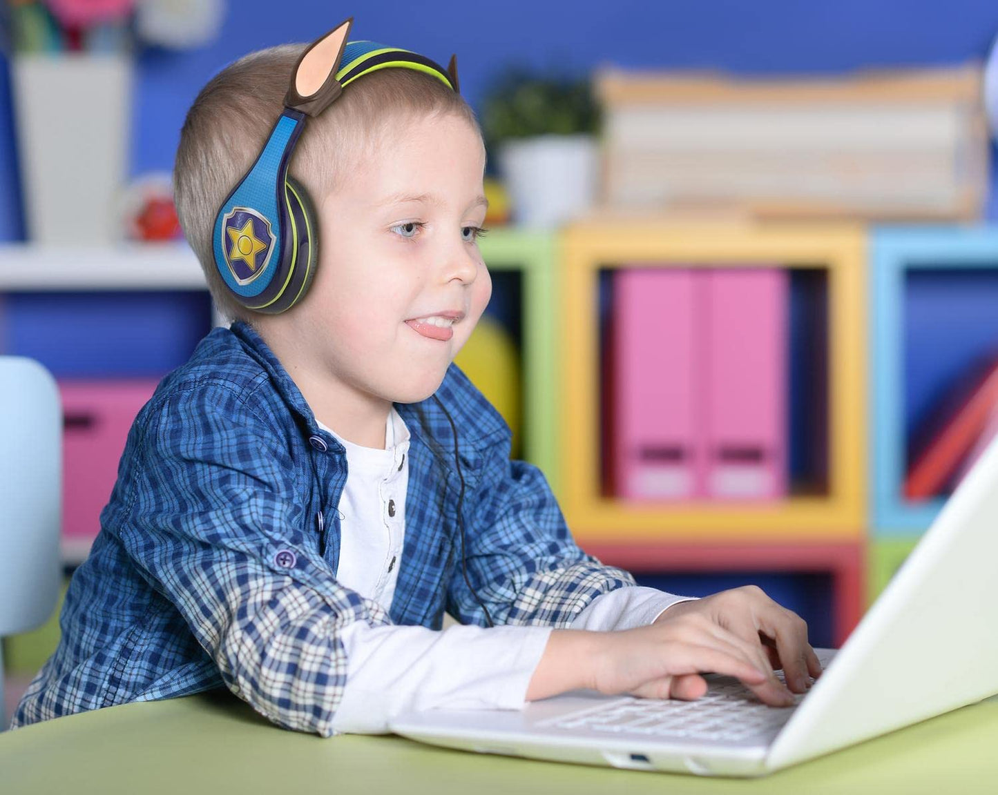 eKids Paw Patrol Chase - Auriculares para niños con función de limitación de Volumen integrada para una Escucha Segura y amigable con los niños