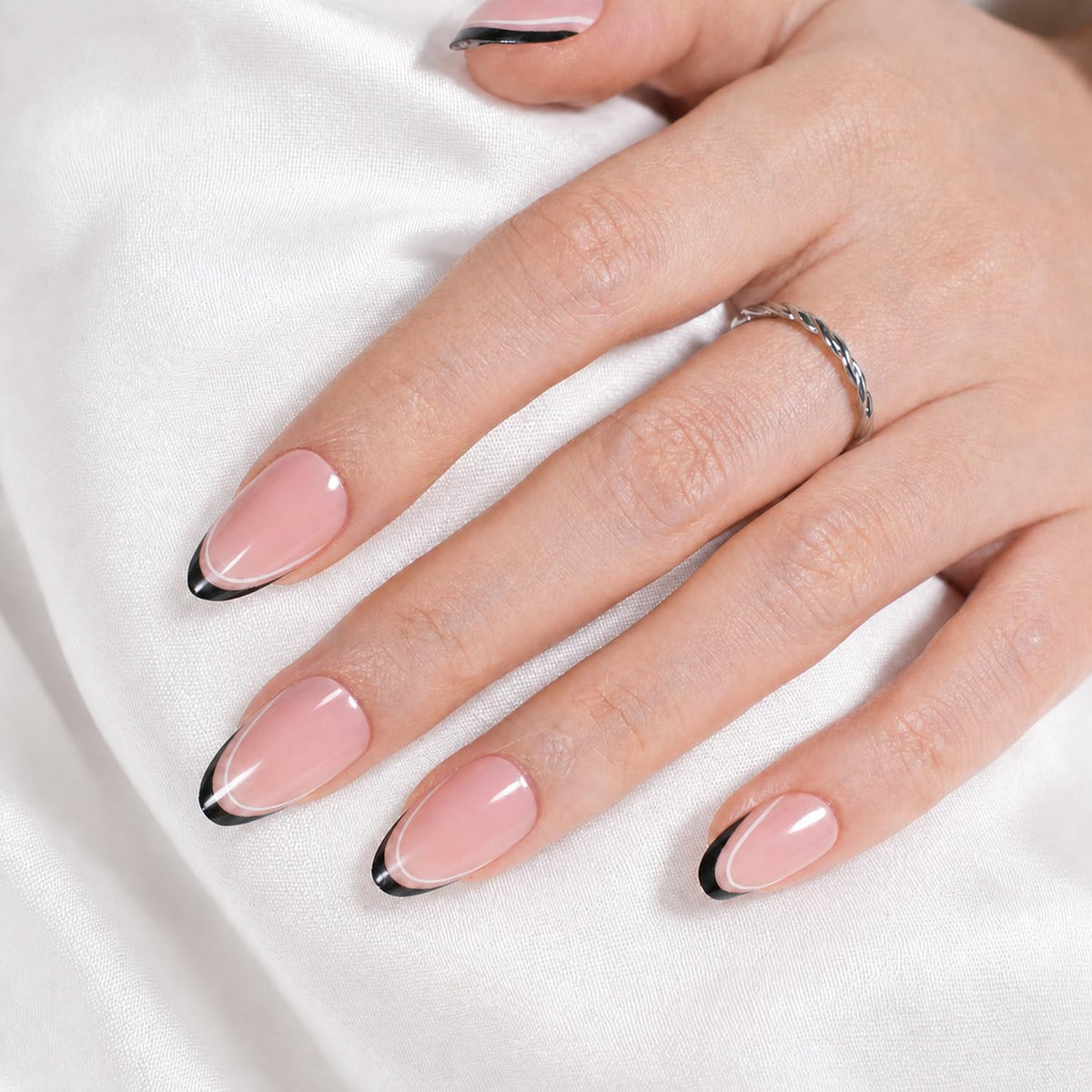 SXC Uñas postizas de la marca Cosmetics | Serie X1, almendra corta (033 Noir Edge)