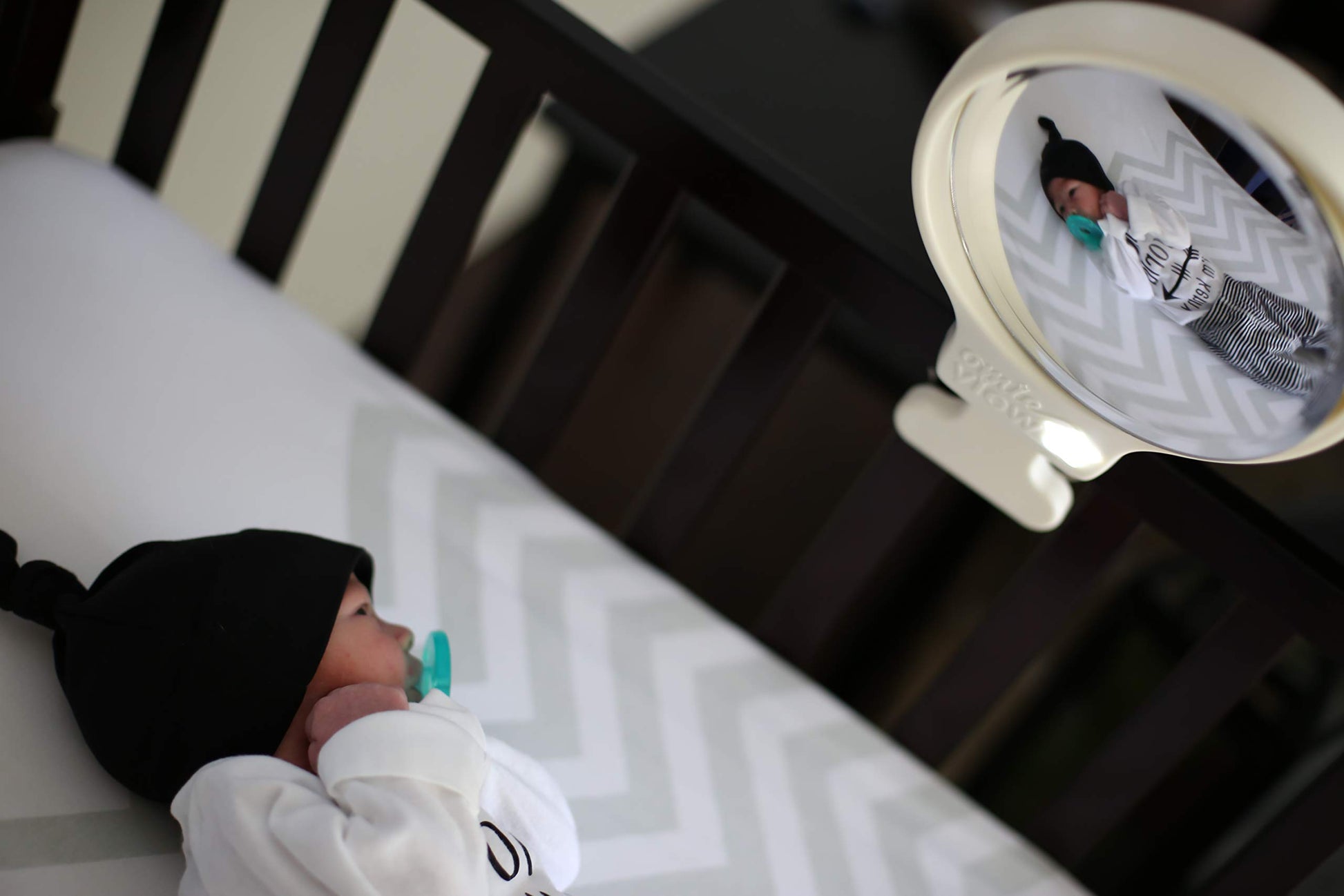 Omie View Espejo con clip con control remoto y luz LED para monitoreo de bebés Uso con moisés o cuna