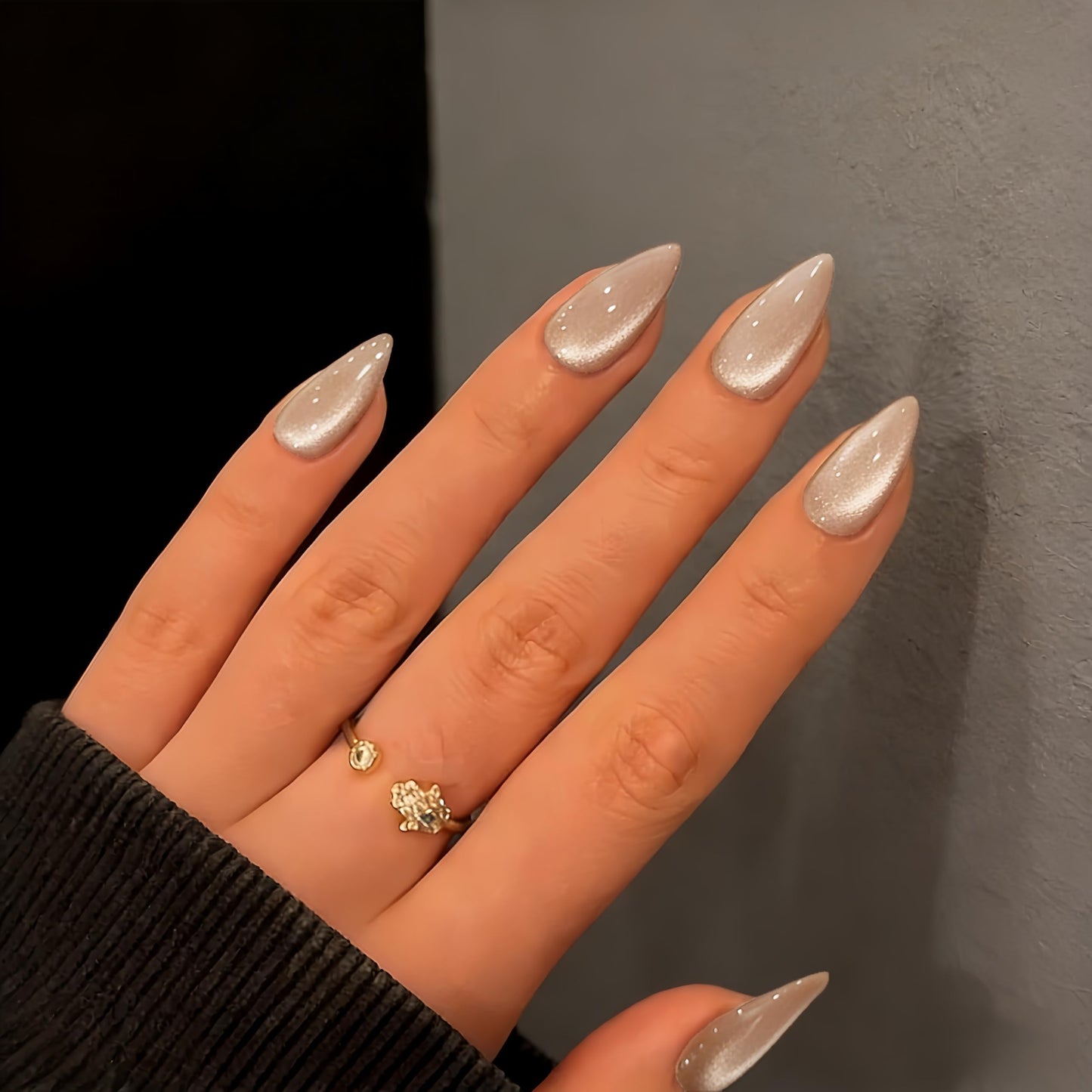 SXVME Uñas postizas Cat Eye color almendra, hechas a mano, de grosor medio, cromadas y nude, para mujer, para bodas, reutilizables, con purpurina magnética natural, 15 tamaños (30 unidades)