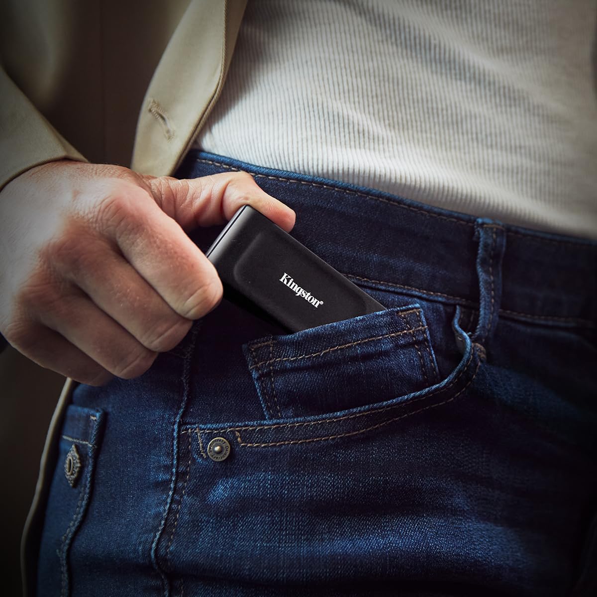 Kingston SSD Externo XS1000 Capacidad: 2000GB USB 3.2 Gen 2 Lectura: 1050MB/s y Escritura: 1000MB/s (SXS1000/2000G)