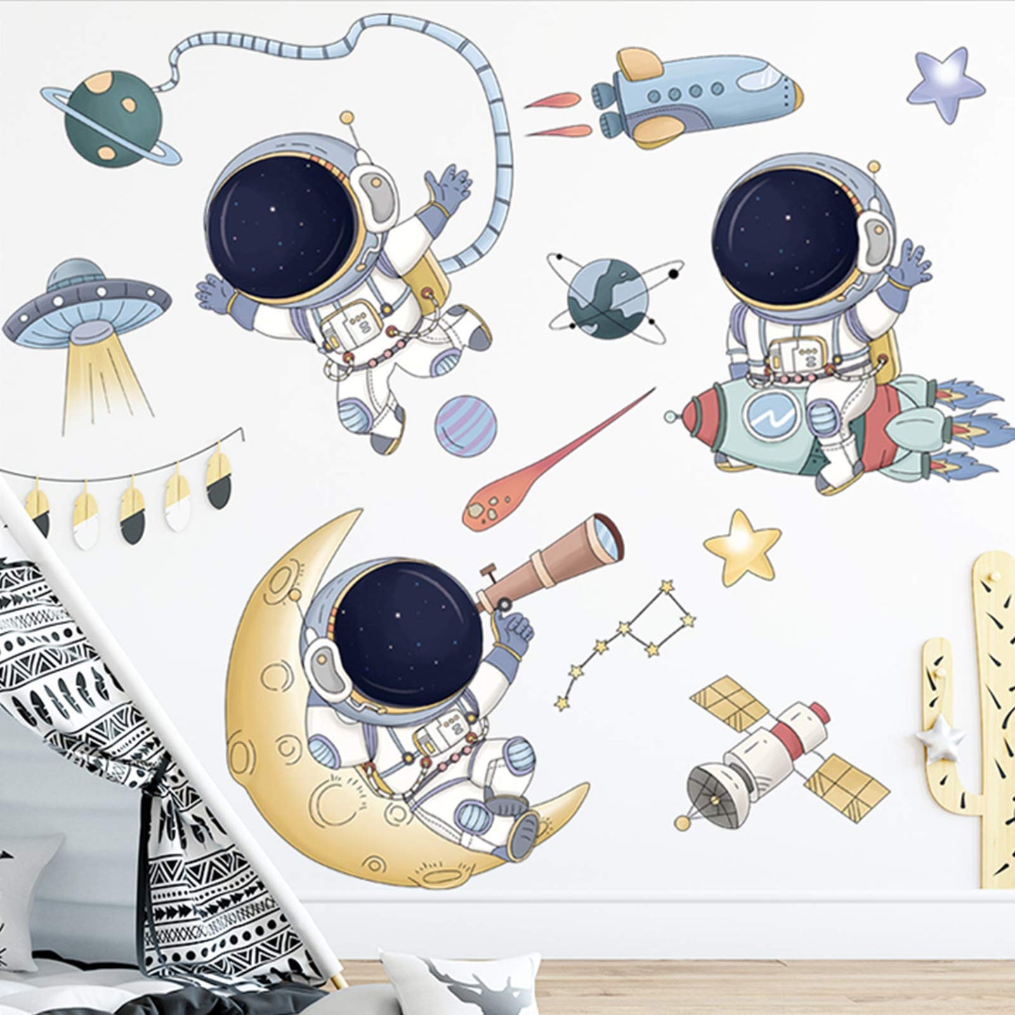 DILIBRA - Calcomanías de pared para astronautas con diseño de planeta, paseo espacial, decoración de pared de vinilo extraíble, de dibujos animados, astronauta cosmonauta para niños, recámara y sala