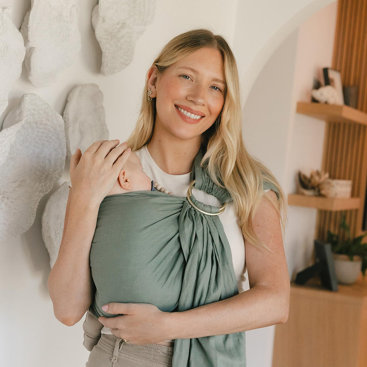 WildBird - Portabebés con forma de anillo de 0 a 36 meses (hasta 35 libras) - Estándar (74 pulgadas) - Anillo de alondra del desierto y oro - Transporte frontal, cadera o espalda, ajuste ajustable