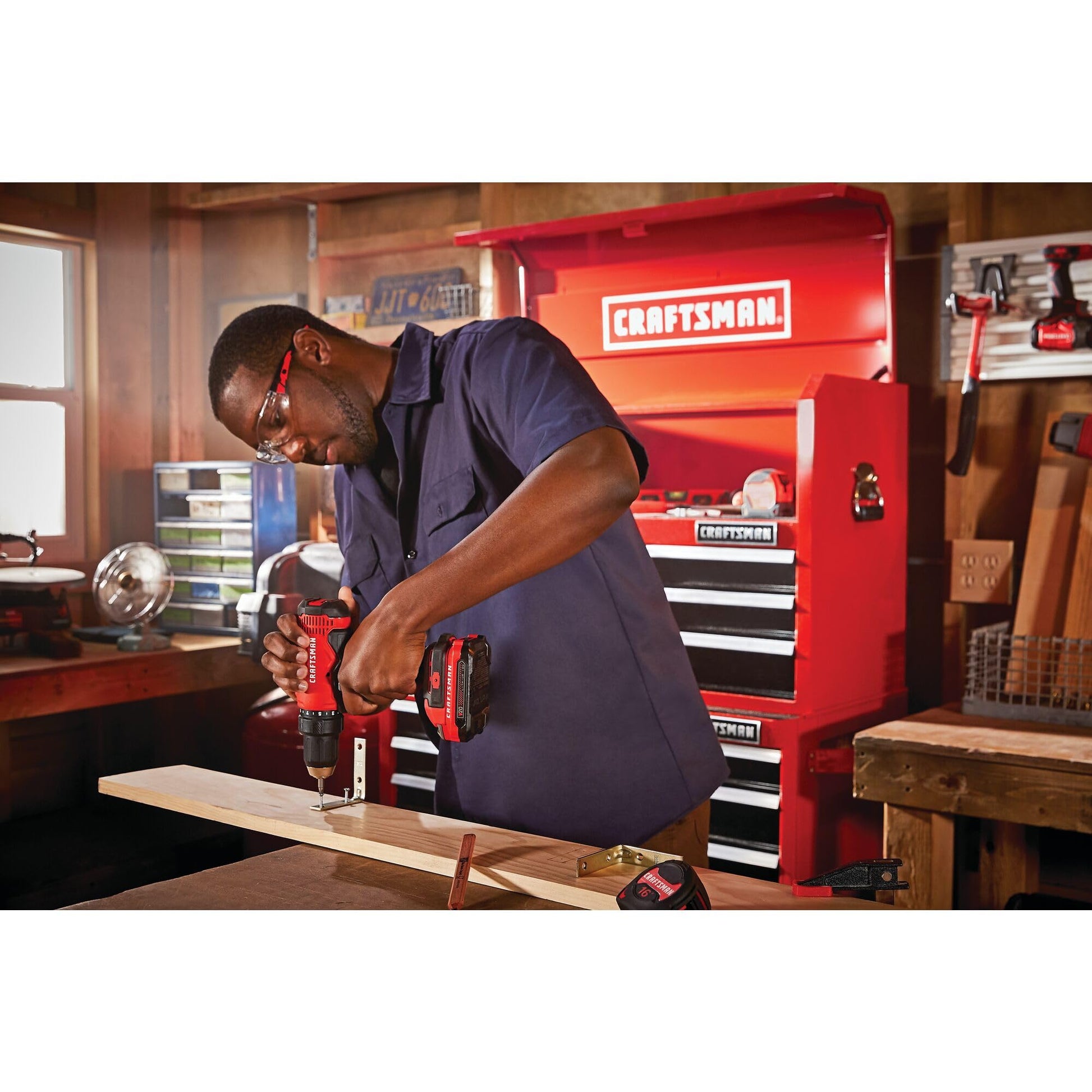 CRAFTSMAN V20* Kit de taladro/destornillador inalámbrico (CMCD701C2)