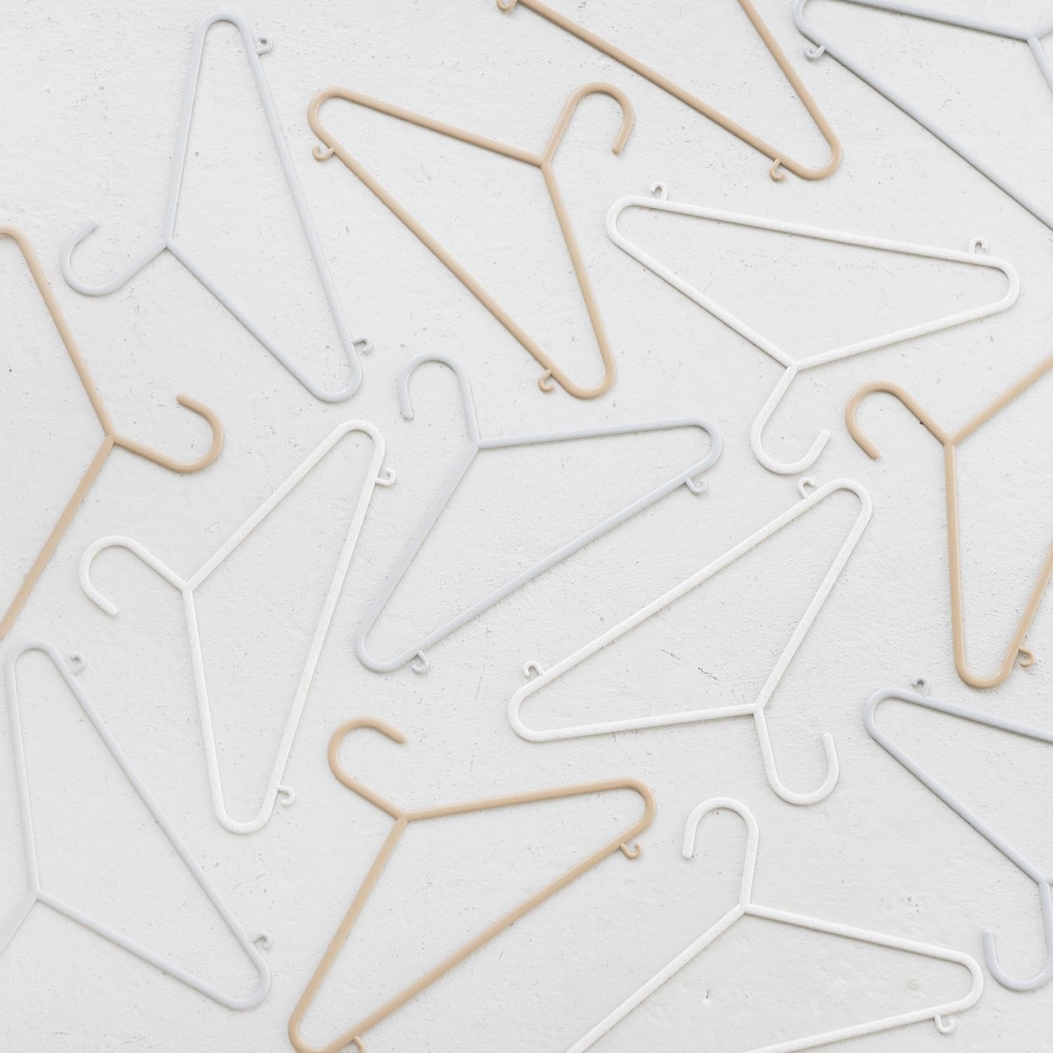 Paquete de 30 perchas de paja de trigo para bebé, paquete de 30 – Organización ecológica para clóset infantil – Almacenamiento duradero de ropa para niños de recién nacido a 5T – surtido moteado