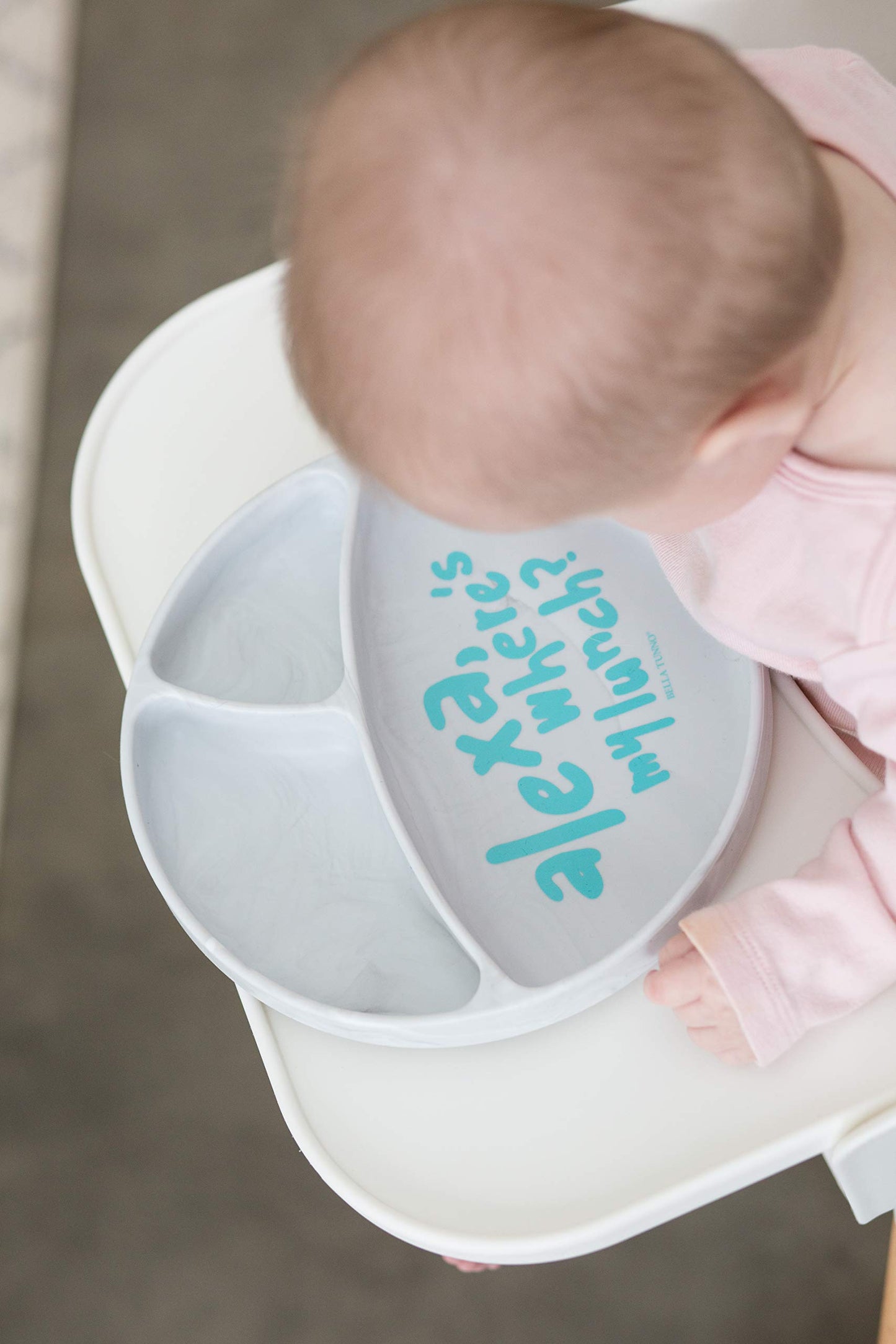 Bella Tunno - Plato de succión de silicona, perfecto para bebés, niños, niñas, niños, ayuda a evitar derrames y lavaplatos, Alexa, gris