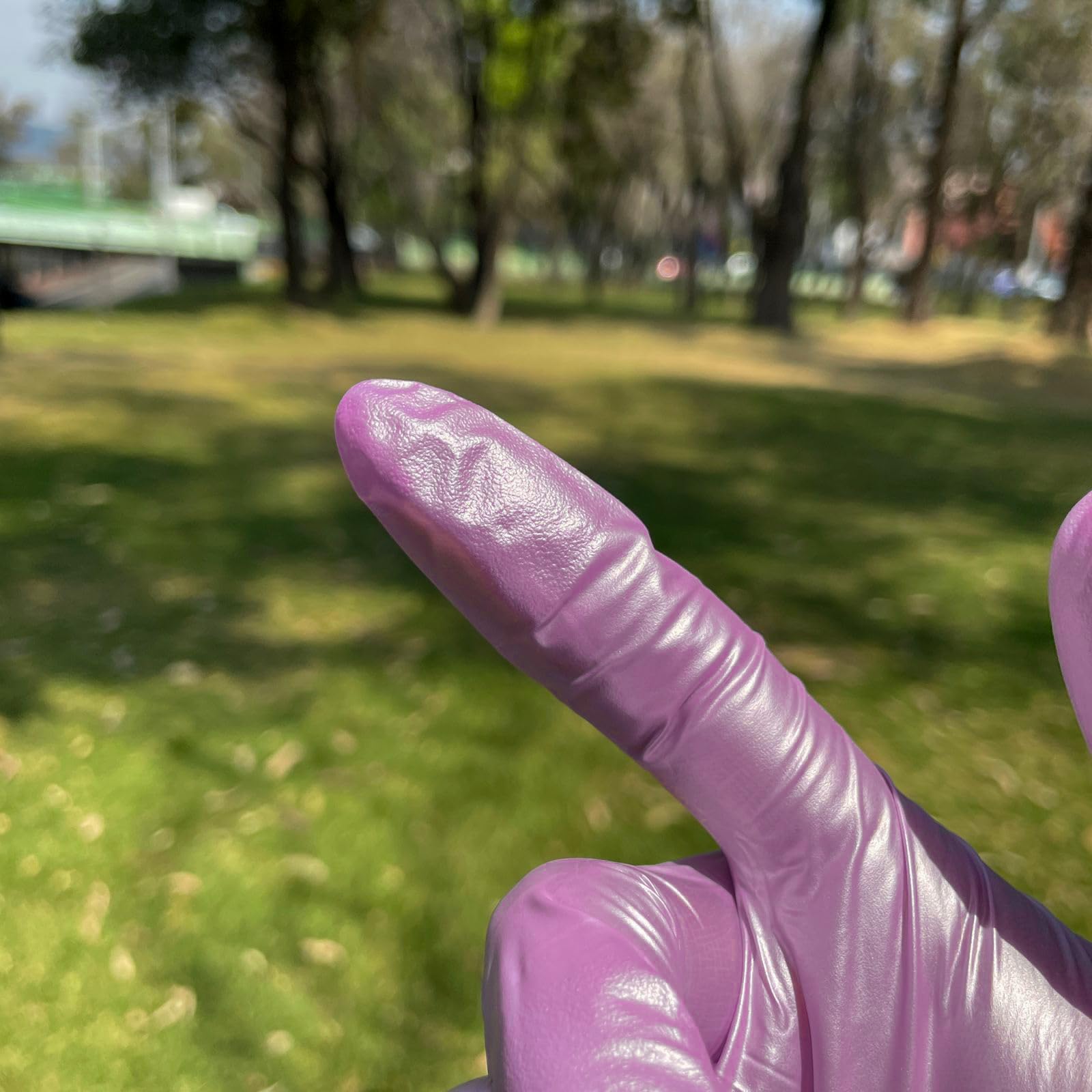 Guante de nitrilo acabado metálico ambidiestro, ajuste perfecto y hergonómico, flexible y cómodo UNISEAL caja con 100 piezas (Lila, Mediano)