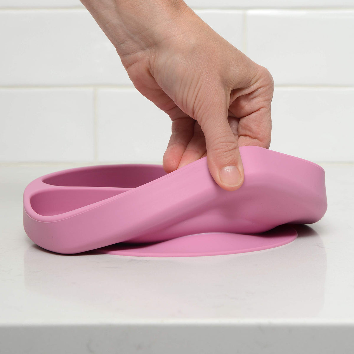 PrimaStella Plato de succión de Silicona, Plato de Agarre Dividido, Juego de Platos y cucharas Antideslizantes para bebés y niños pequeños, sin BPA, Apto para microondas, lavavajillas