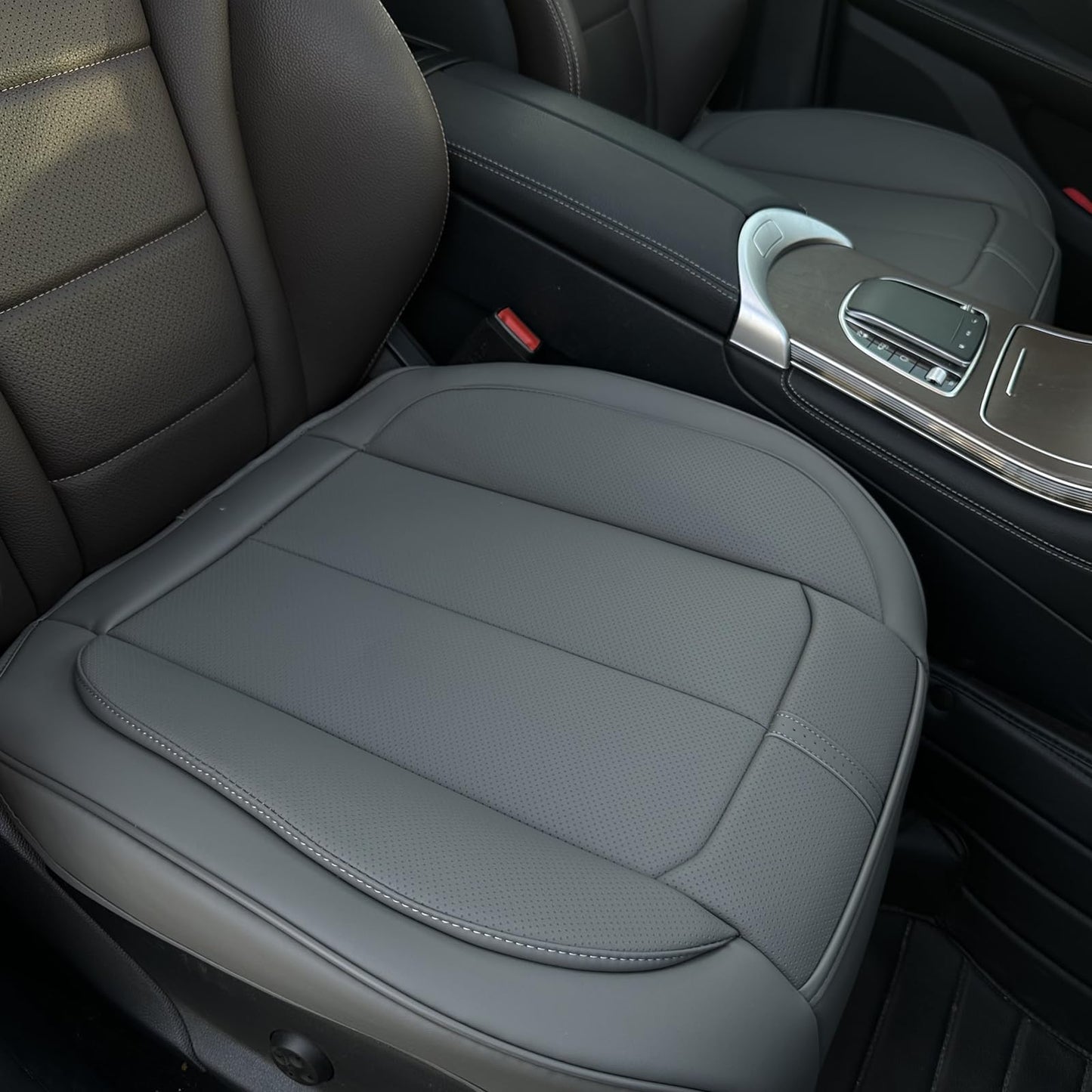 HOMOSTARRY 2 piezas de fundas de cuero para asiento delantero de coche, solo parte inferior, acolchado antideslizante, funda de cojín de asiento con función de almacenamiento, ajuste universal para la