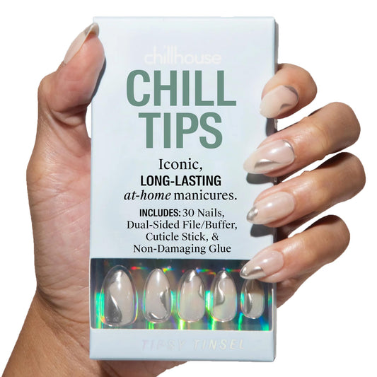 Chillhouse- Chrome You Can Cheers To: Fabricadas con materiales de alta calidad, las uñas postizas Chill Tips son cómodas y fáciles de usar de principio a fin. Deléitate con un arte de uñas con calida